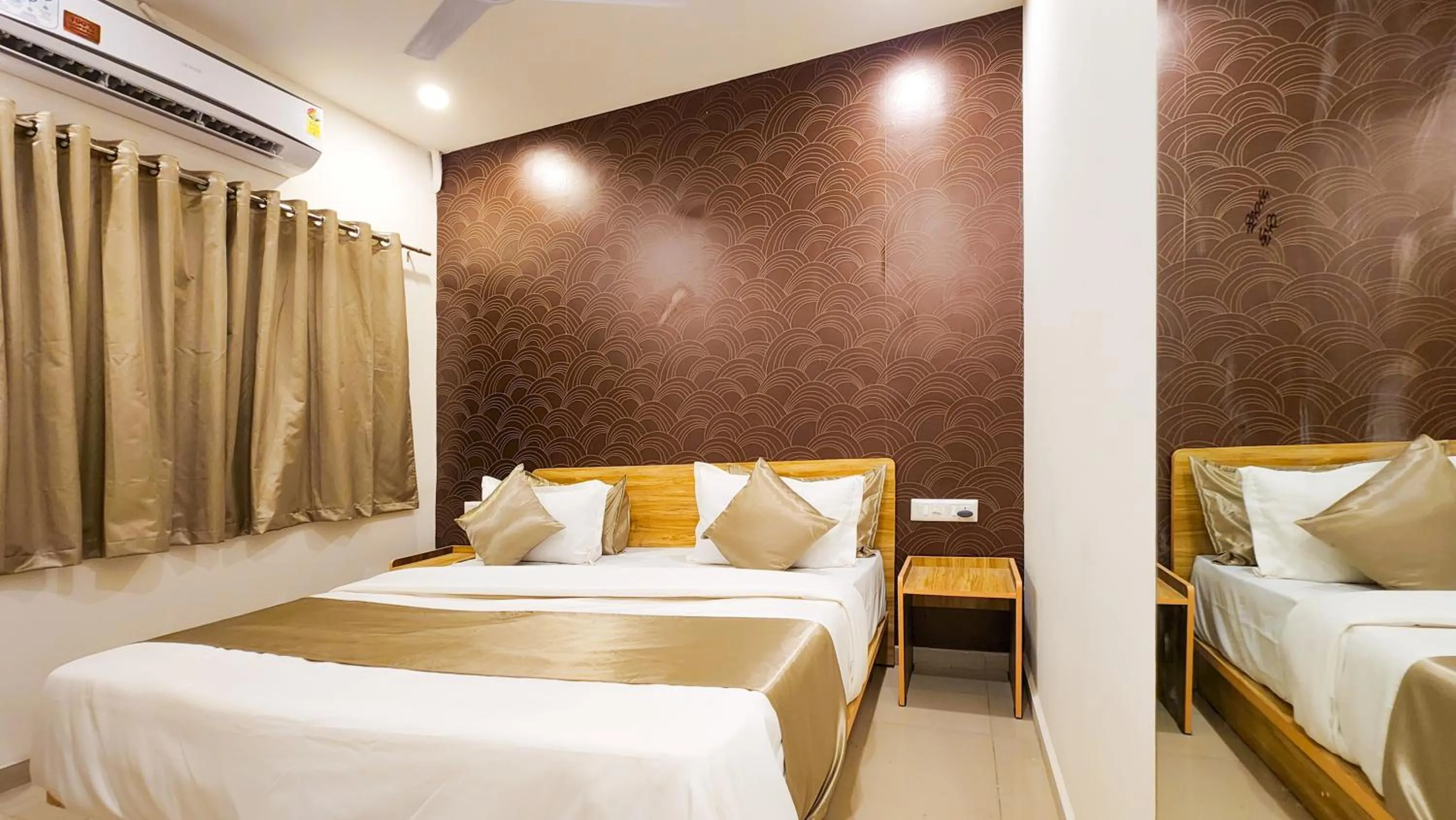 Bed in Hotel Nova Shine