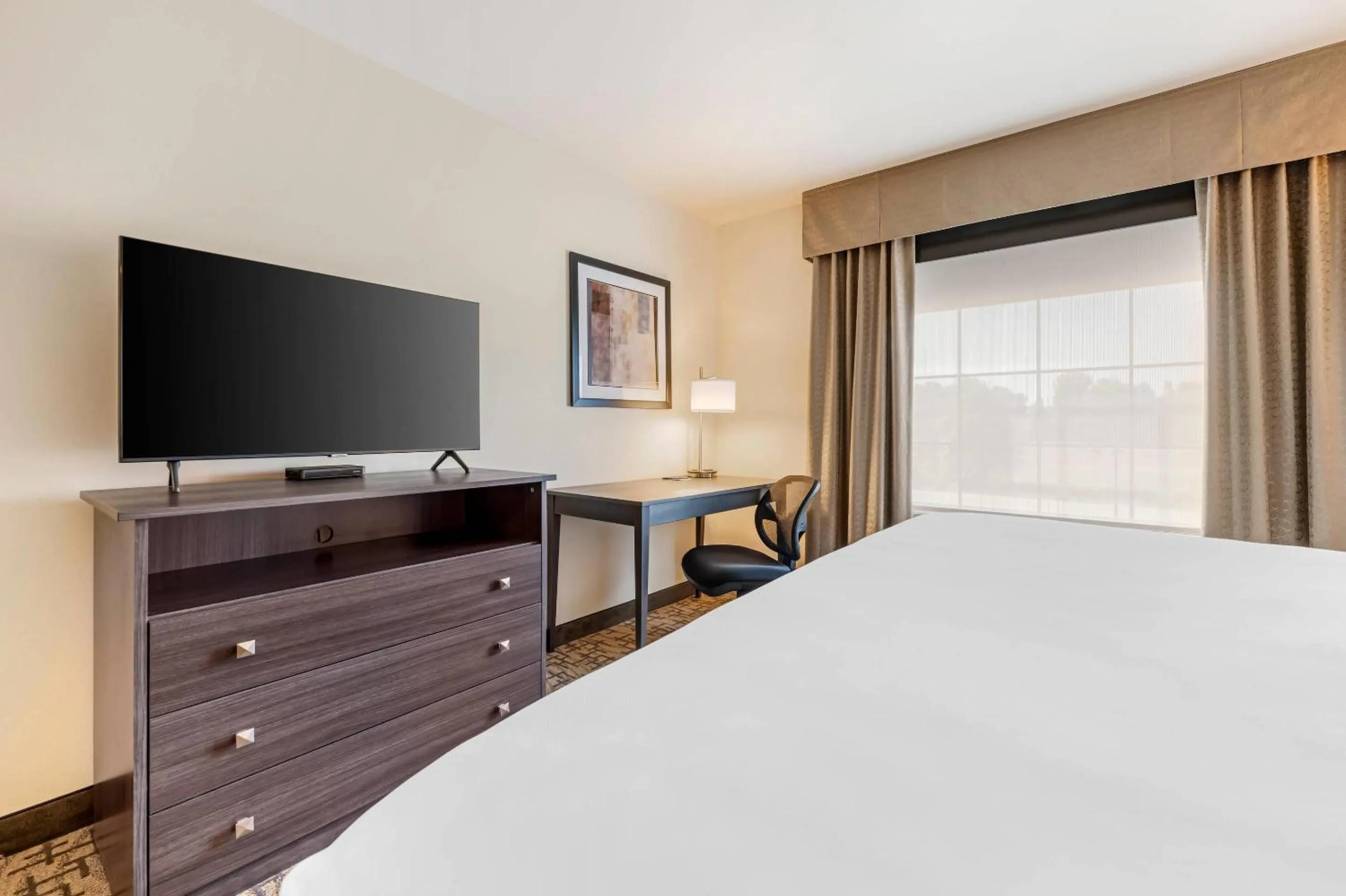 Bedroom, Bed in Comfort Inn & Suites Medina