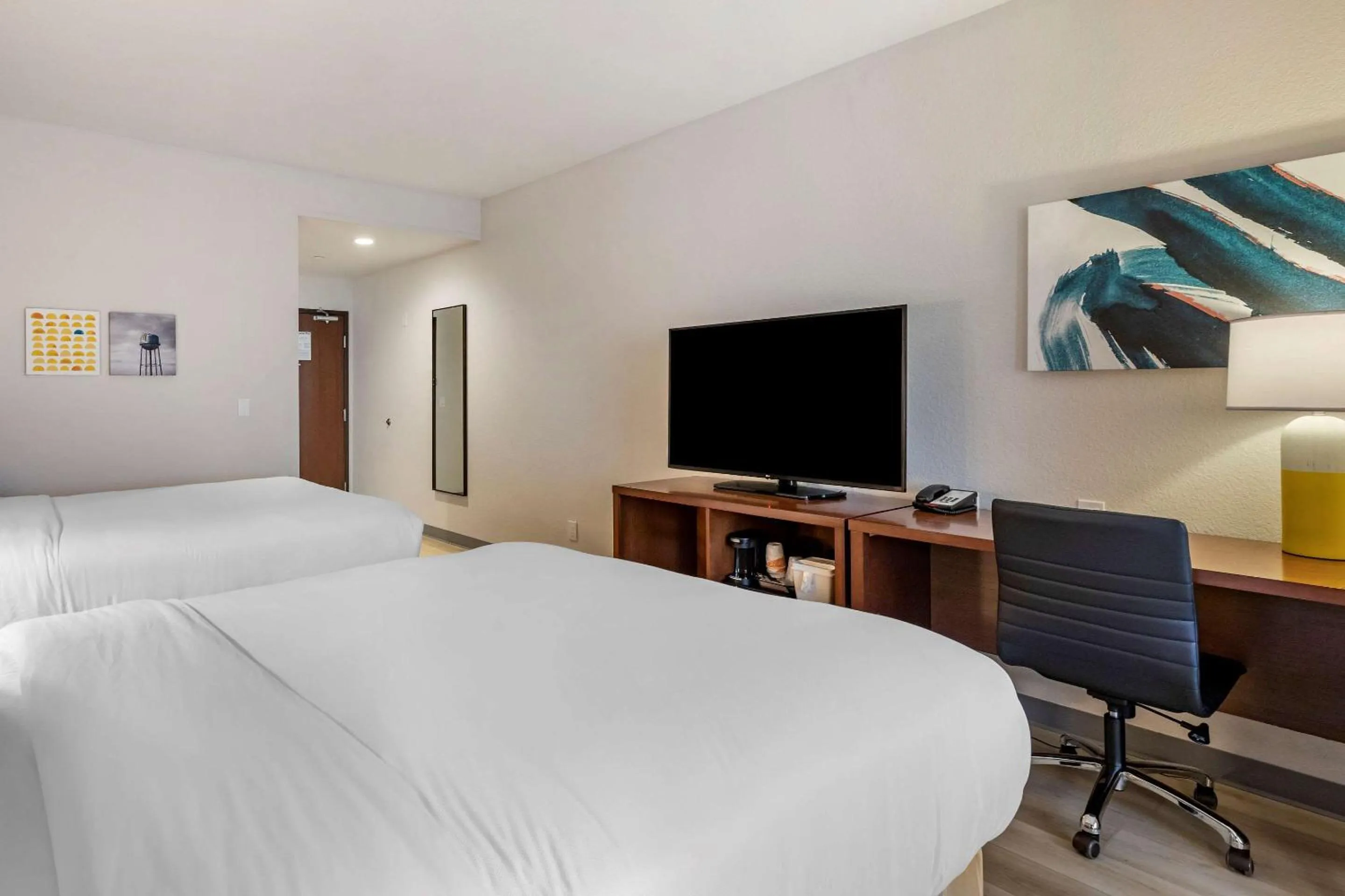 Bedroom, Bed in Comfort Inn & Suites Bennett