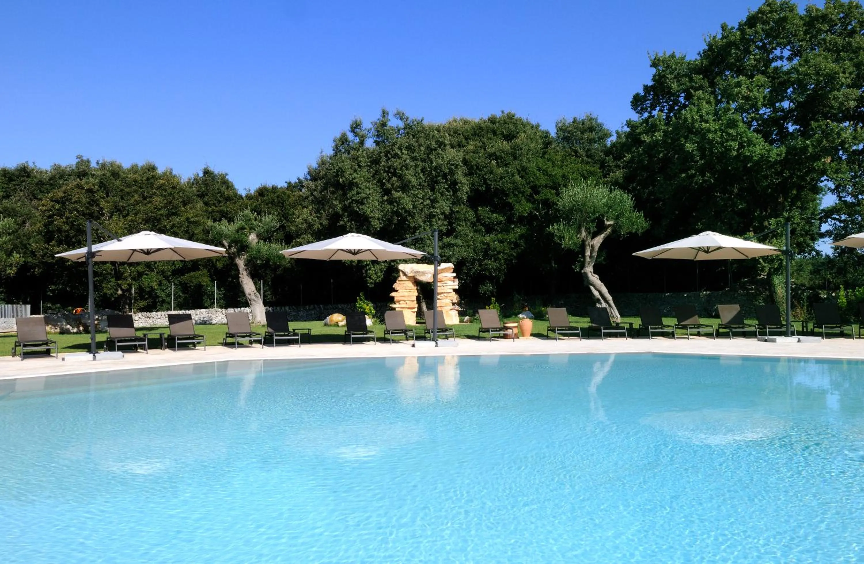 Pool view in Masseria Chiancone Torricella