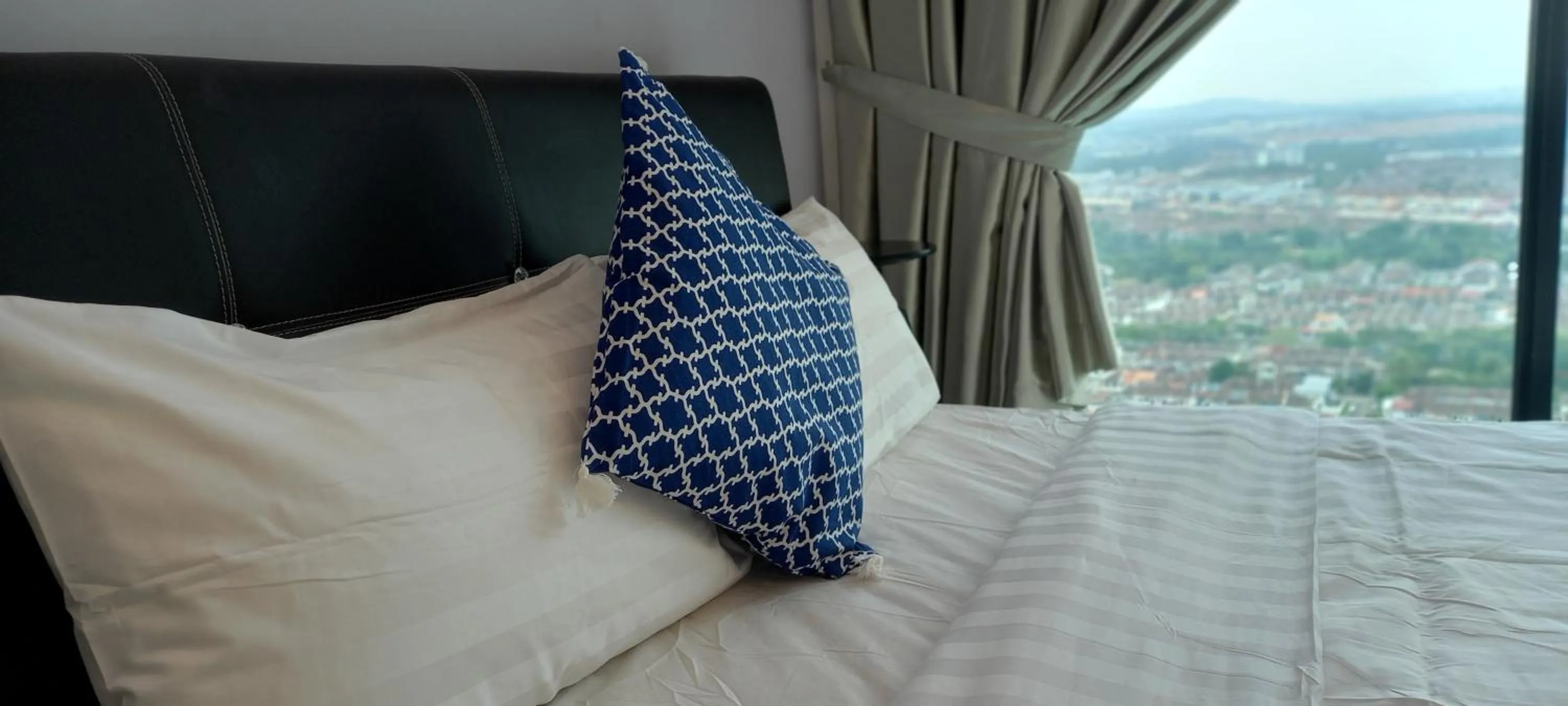 Bed in Yemala Suites at Skyloft - Johor