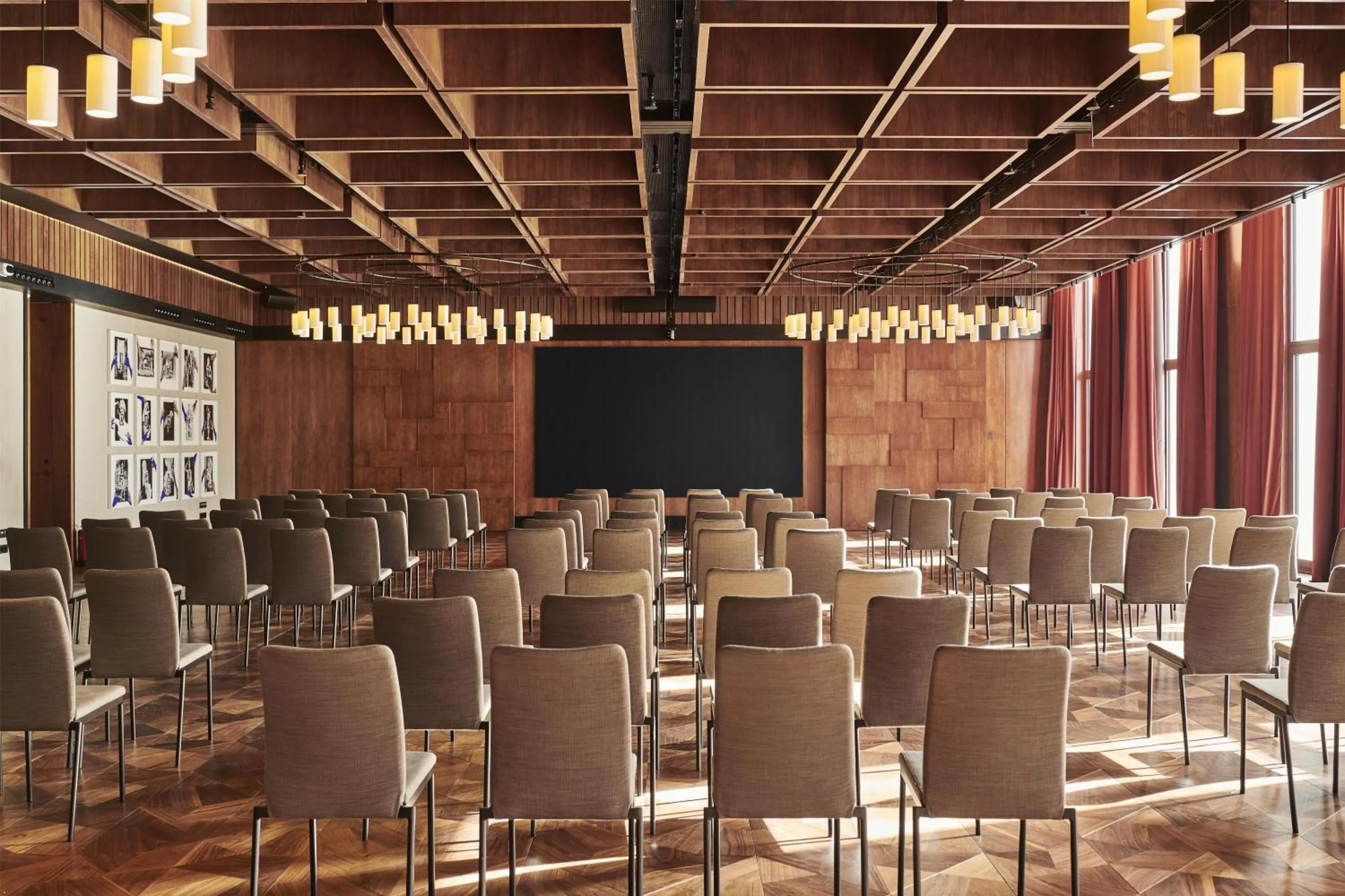 Meeting/conference room in Thompson Madrid, by Hyatt