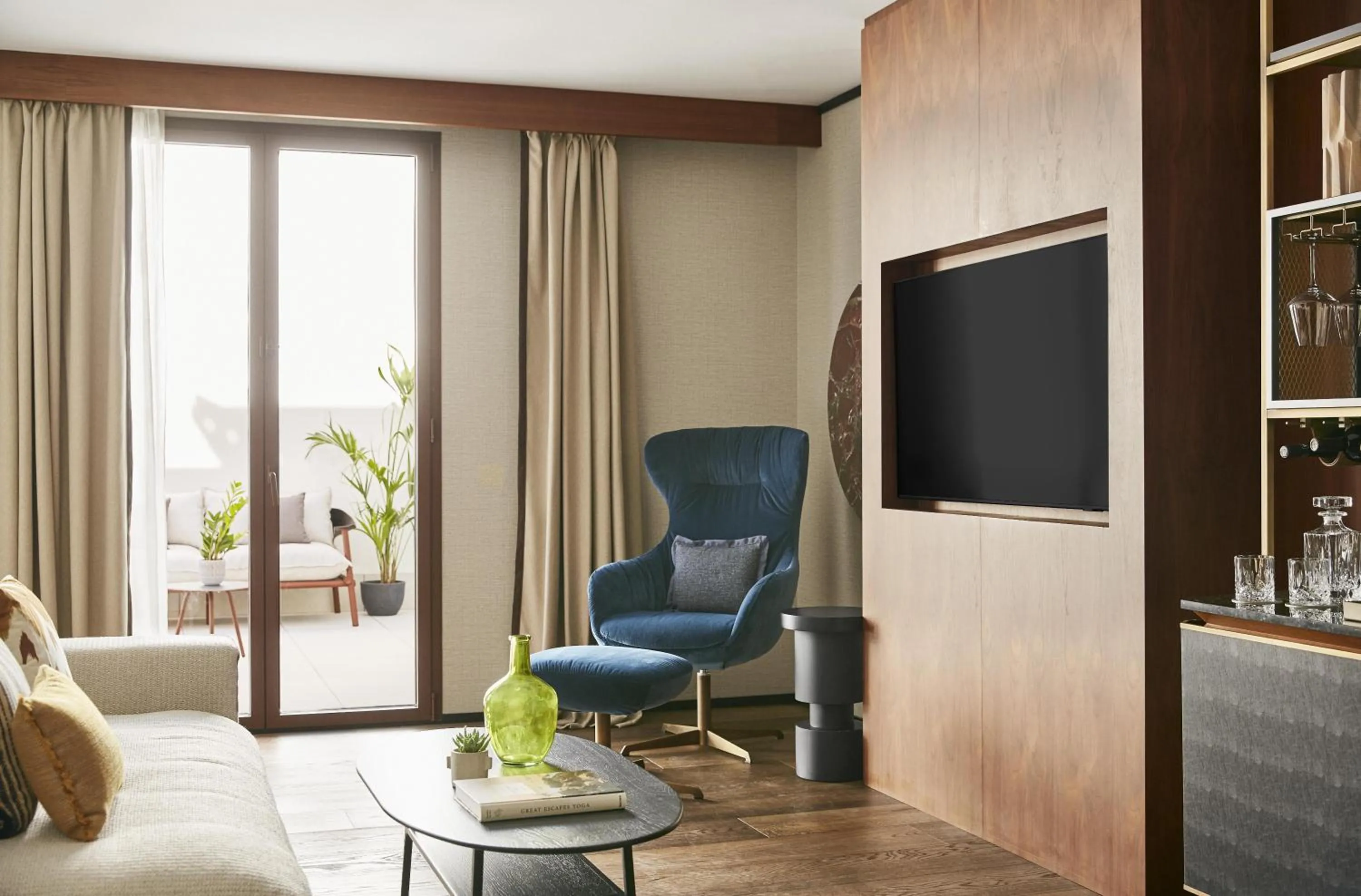 TV and multimedia in Thompson Madrid, by Hyatt