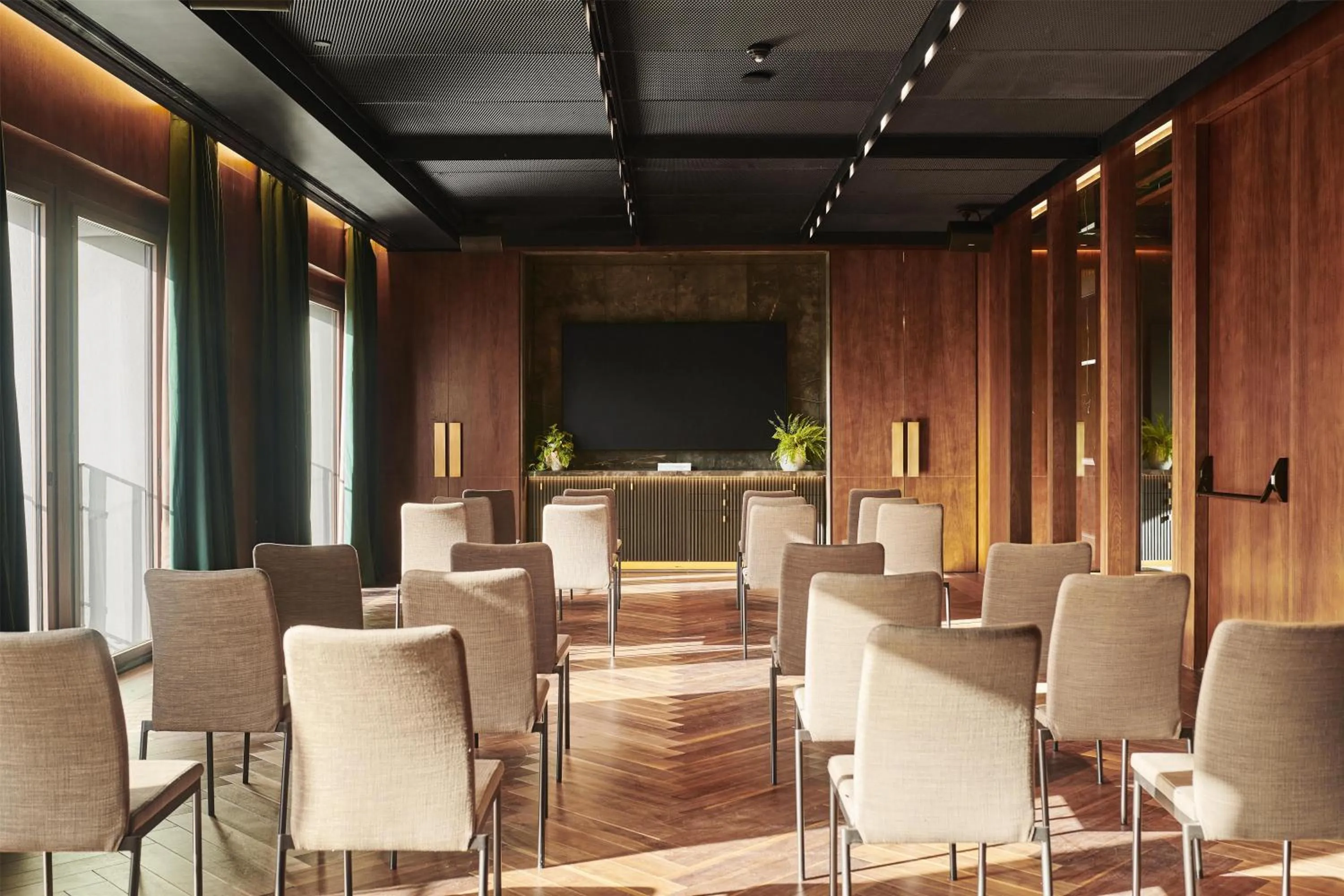 Meeting/conference room in Thompson Madrid, by Hyatt