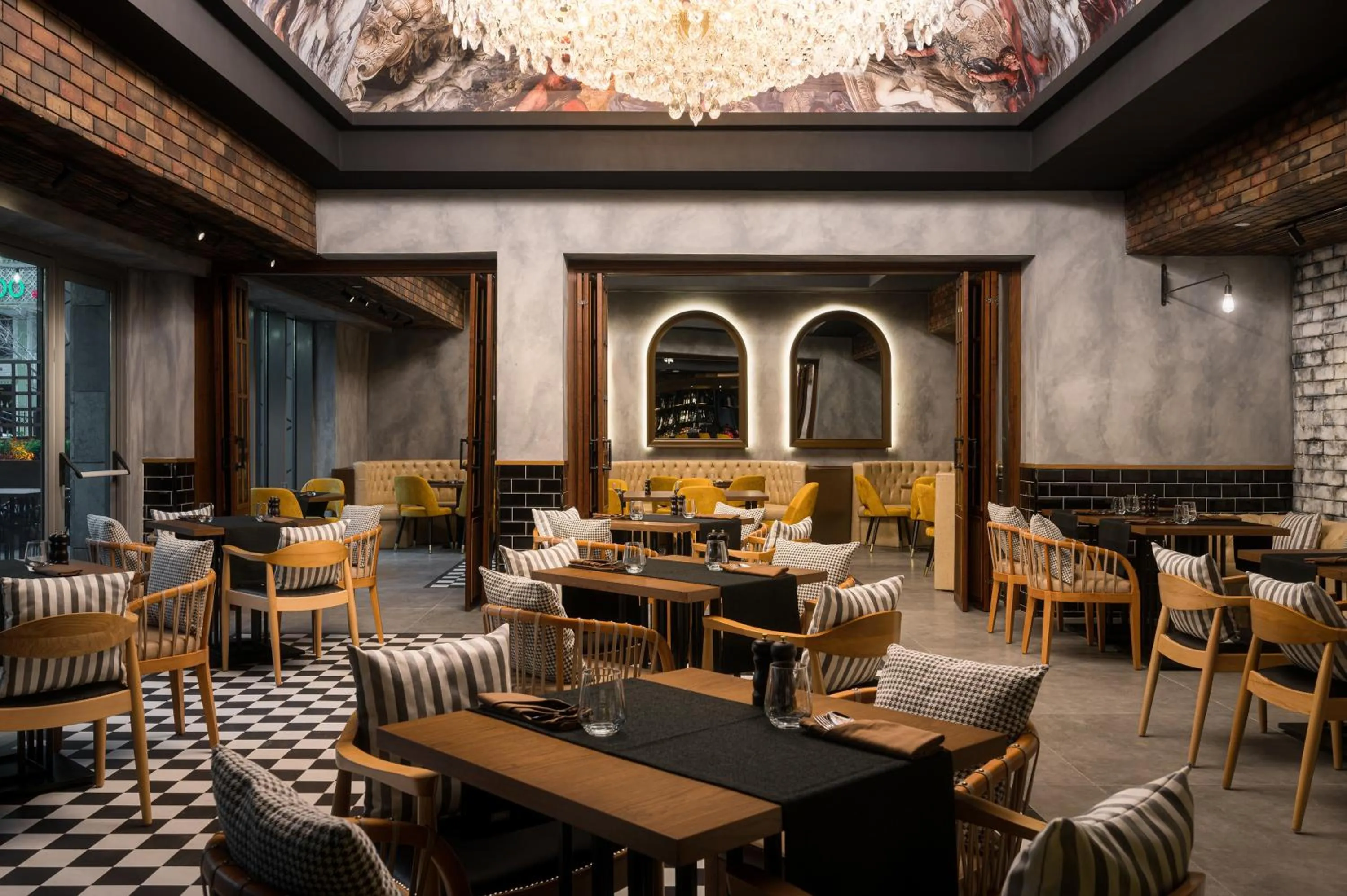 Restaurant/places to eat in Radisson Hotel & Residences Erbil