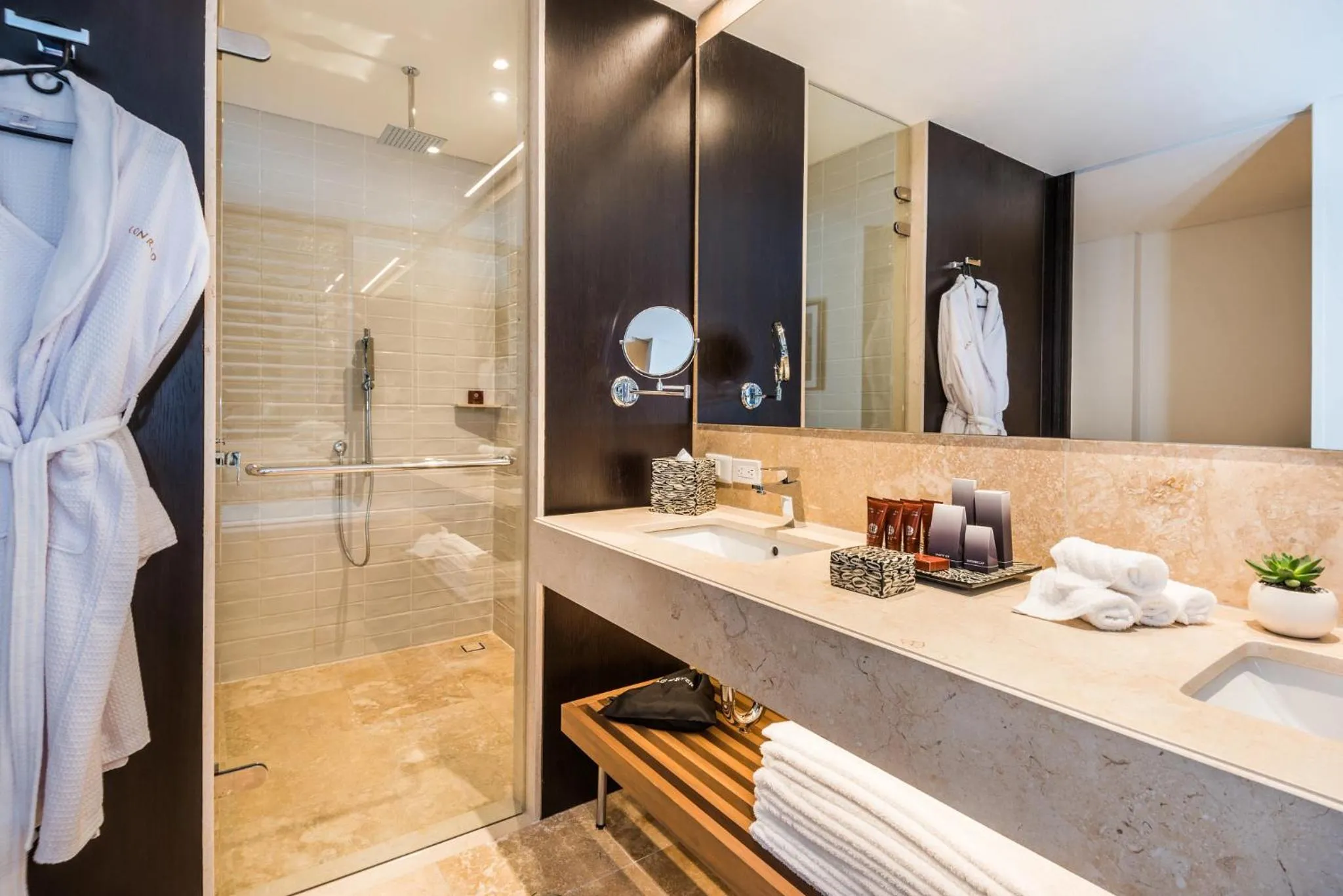 Shower in Dreams Karibana Cartagena Golf & Spa Resort