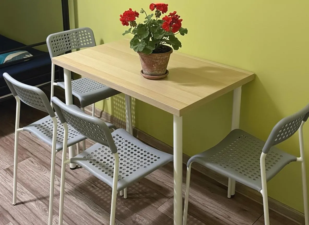 Hostel Oliwka - Metro Świętokrzyska