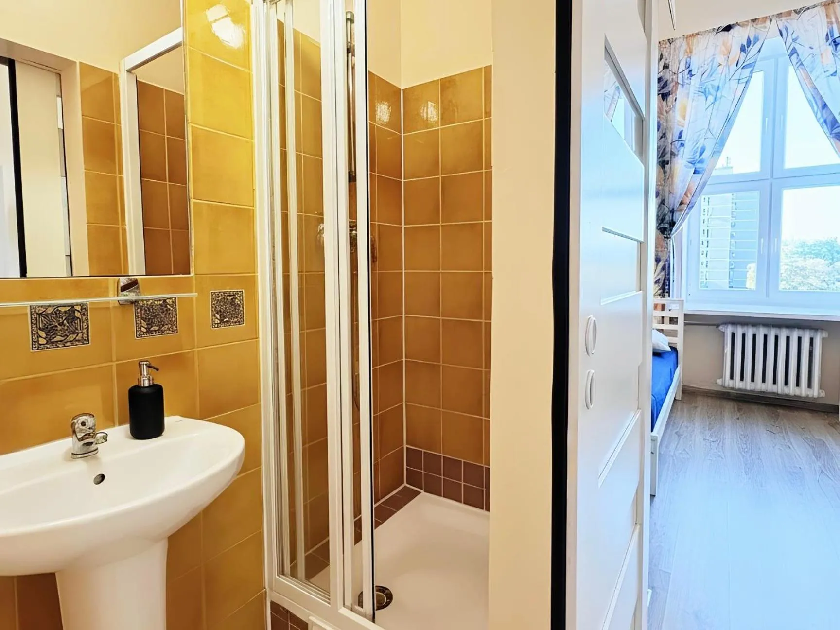 Hostel Oliwka - Metro Świętokrzyska