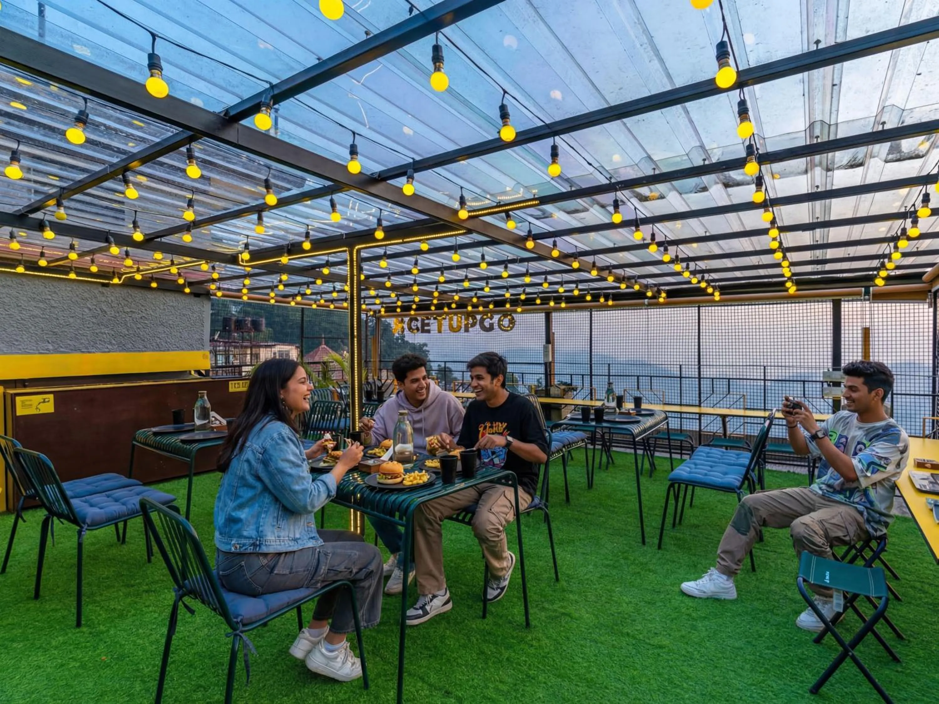 Balcony/Terrace in The Hosteller Shimla