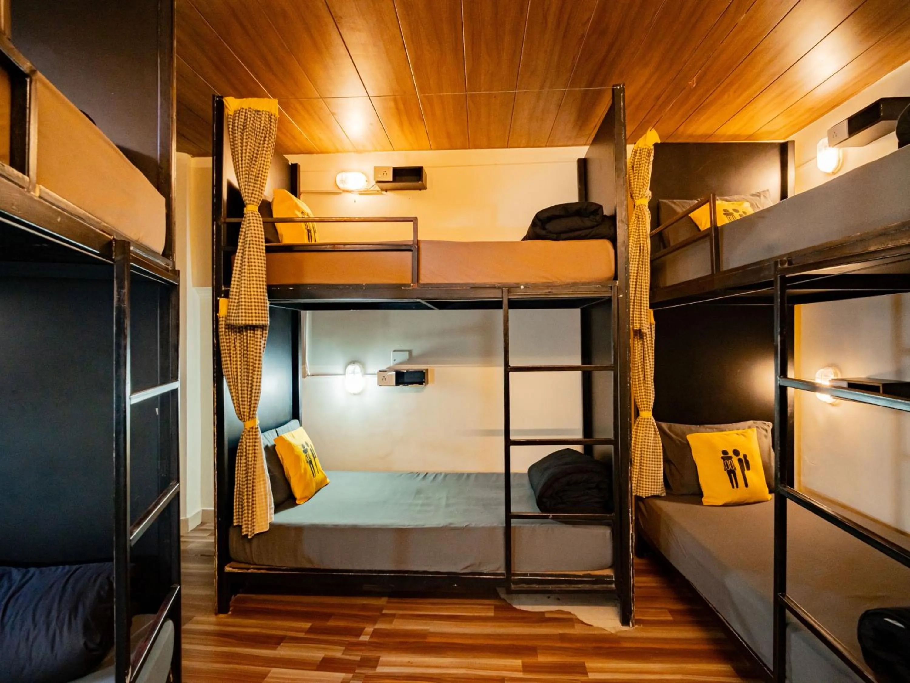 Bed in 6-Bed Mixed Dormitory Room in The Hosteller Shimla