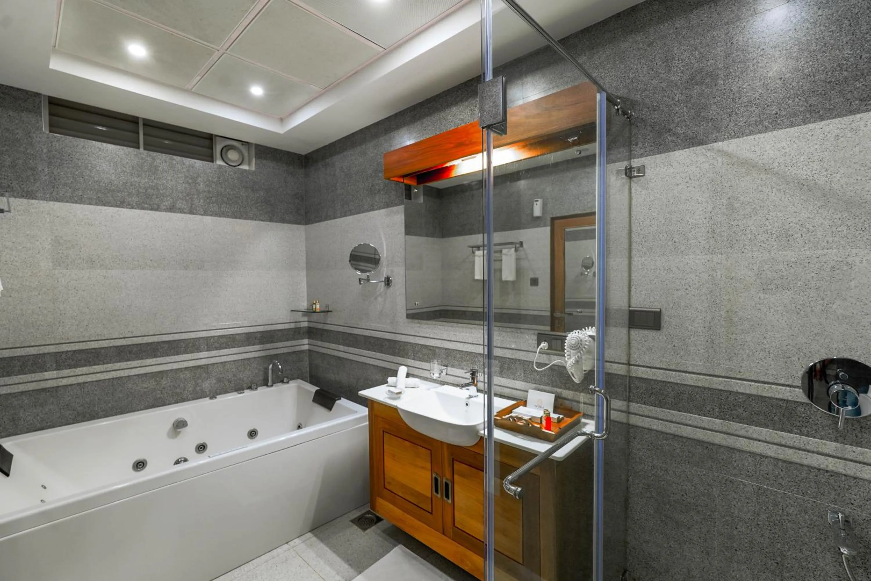 Bathroom in Chandys Drizzle Drops - Munnar Top Station