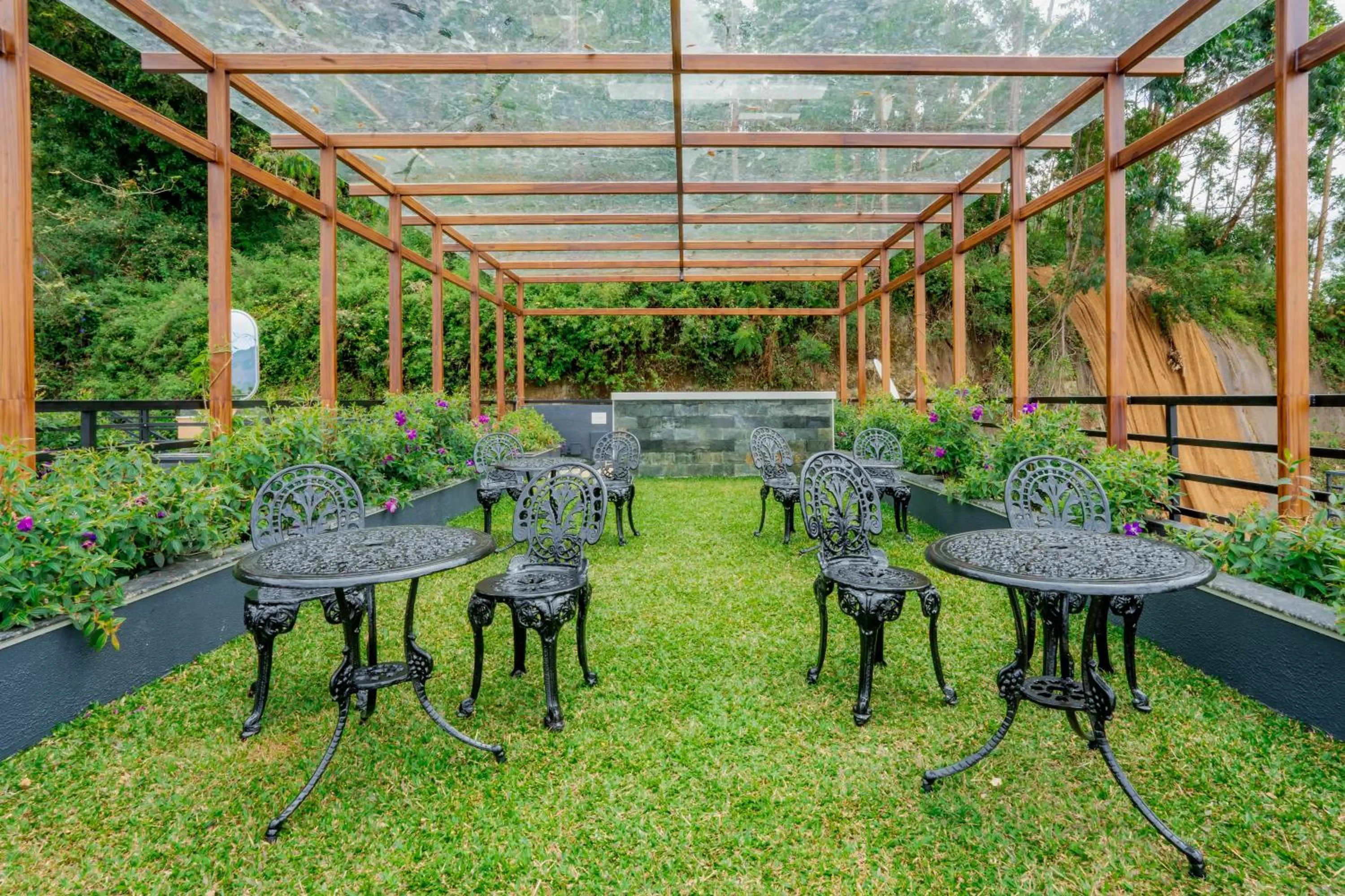 Restaurant/places to eat in Chandys Drizzle Drops - Munnar Top Station