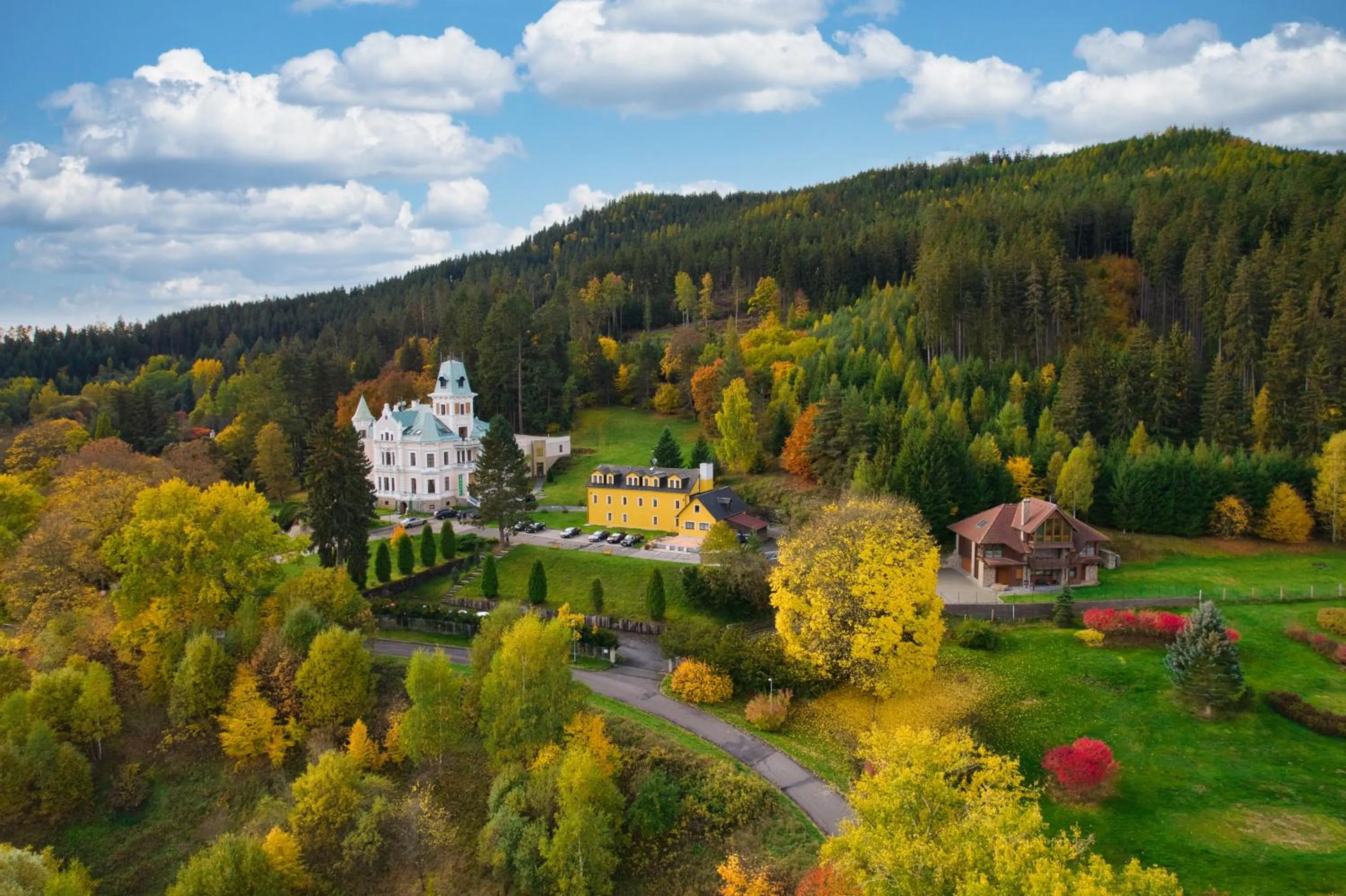 Property building in Hotel Château Cihelny