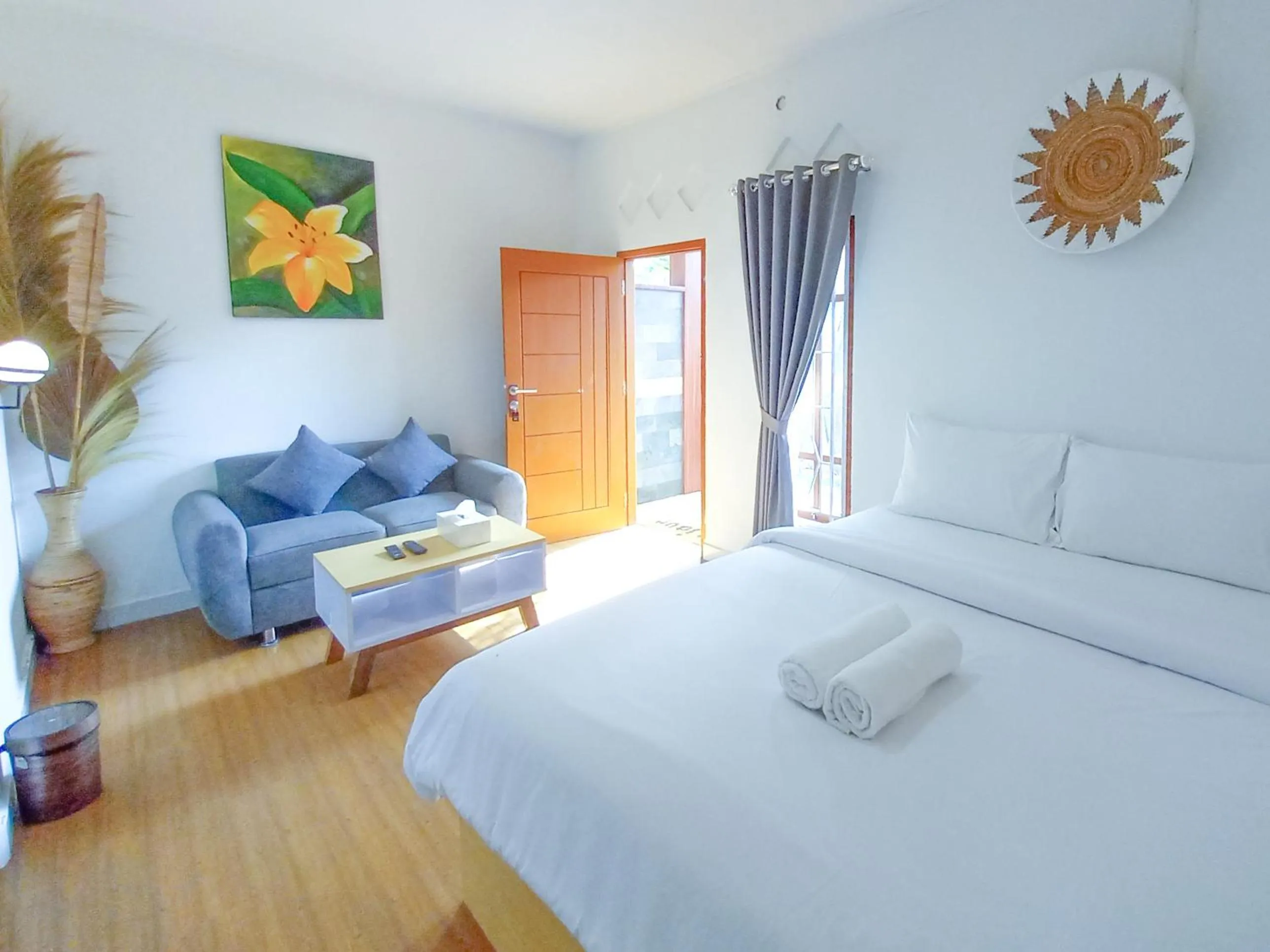 Photo of the whole room, Bed in Abams Gili Air