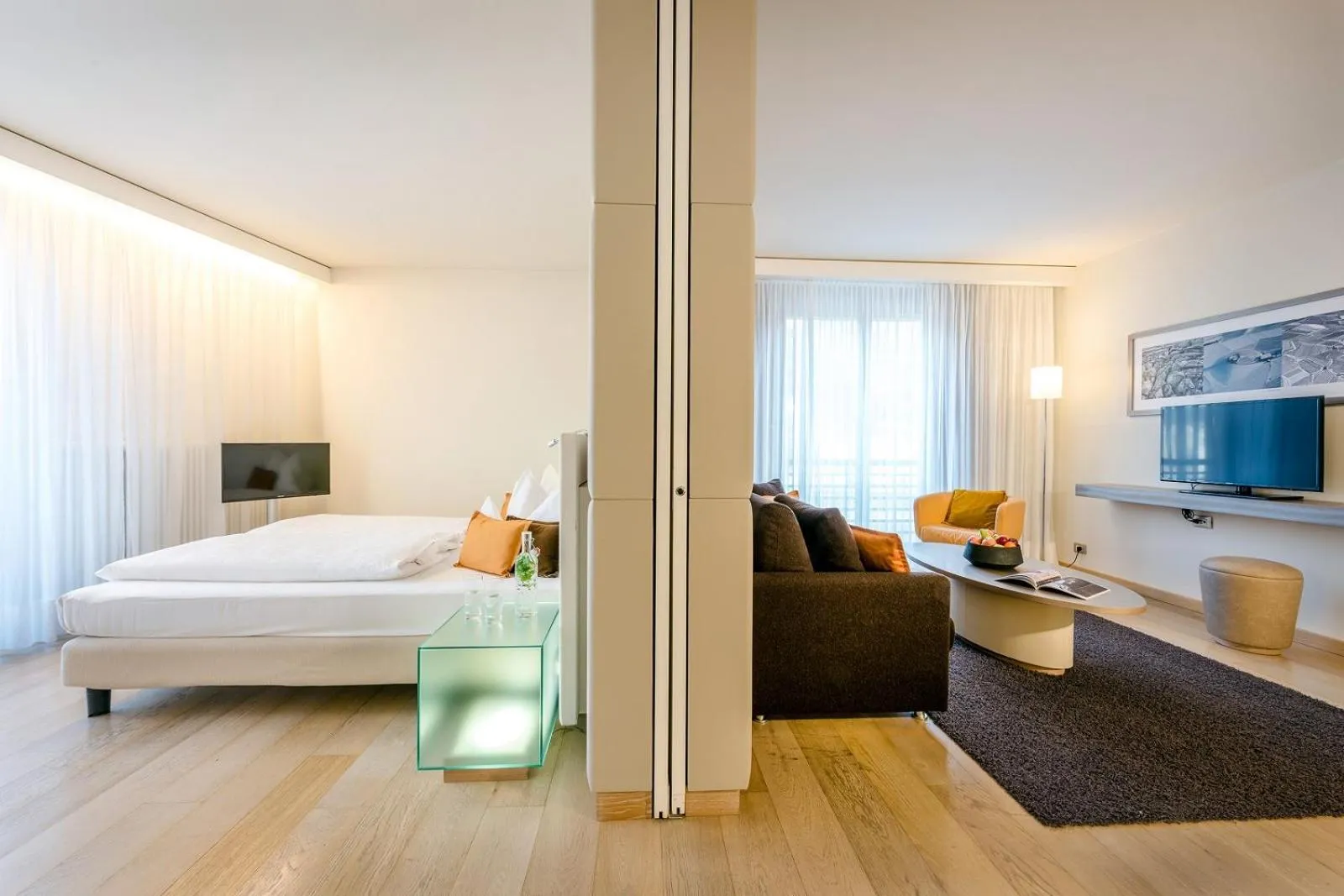 Balcony/Terrace, Bed in Hotel Therme Meran - Terme Merano