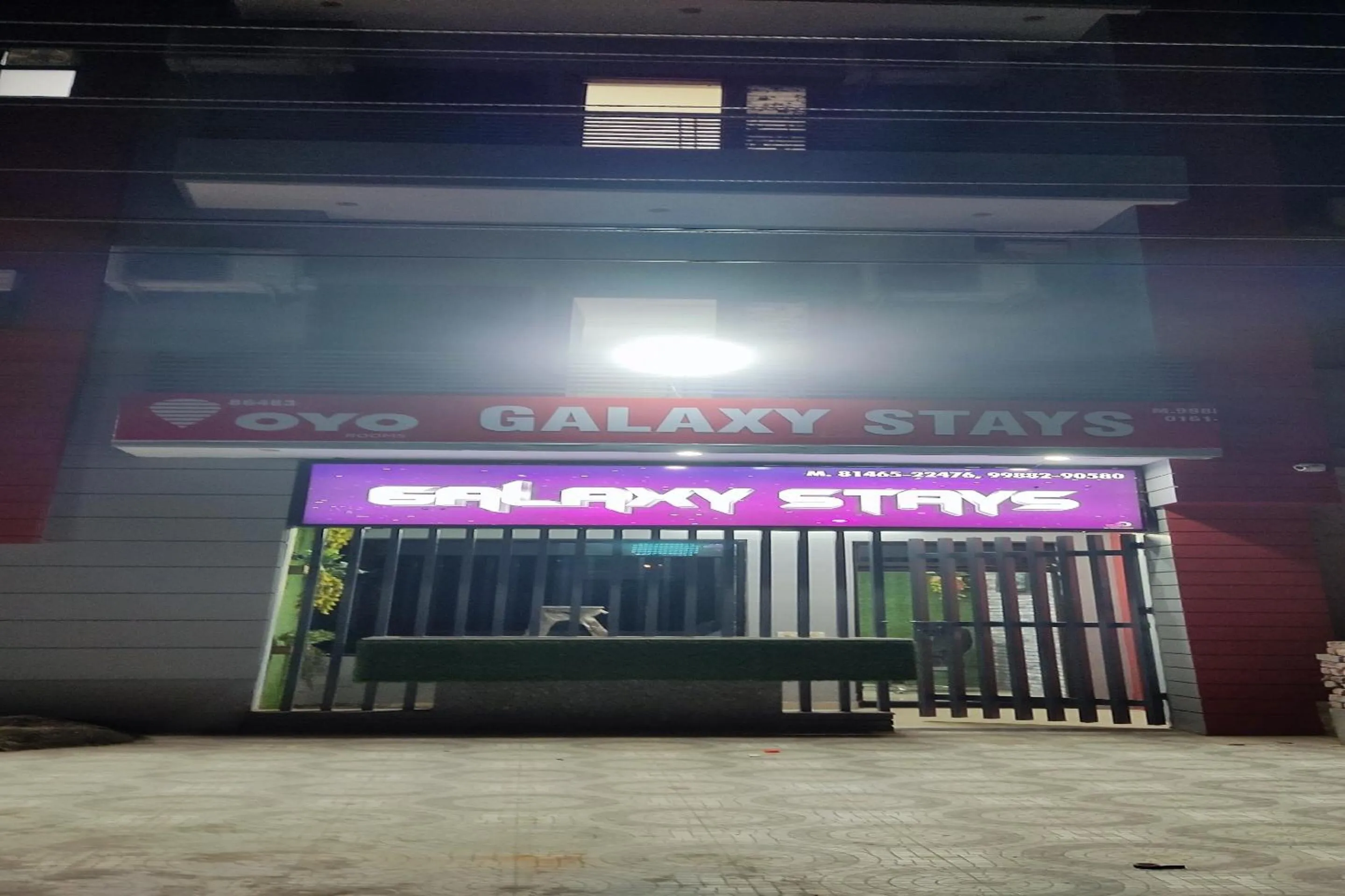 Facade/entrance in Hotel O Galaxy Stays