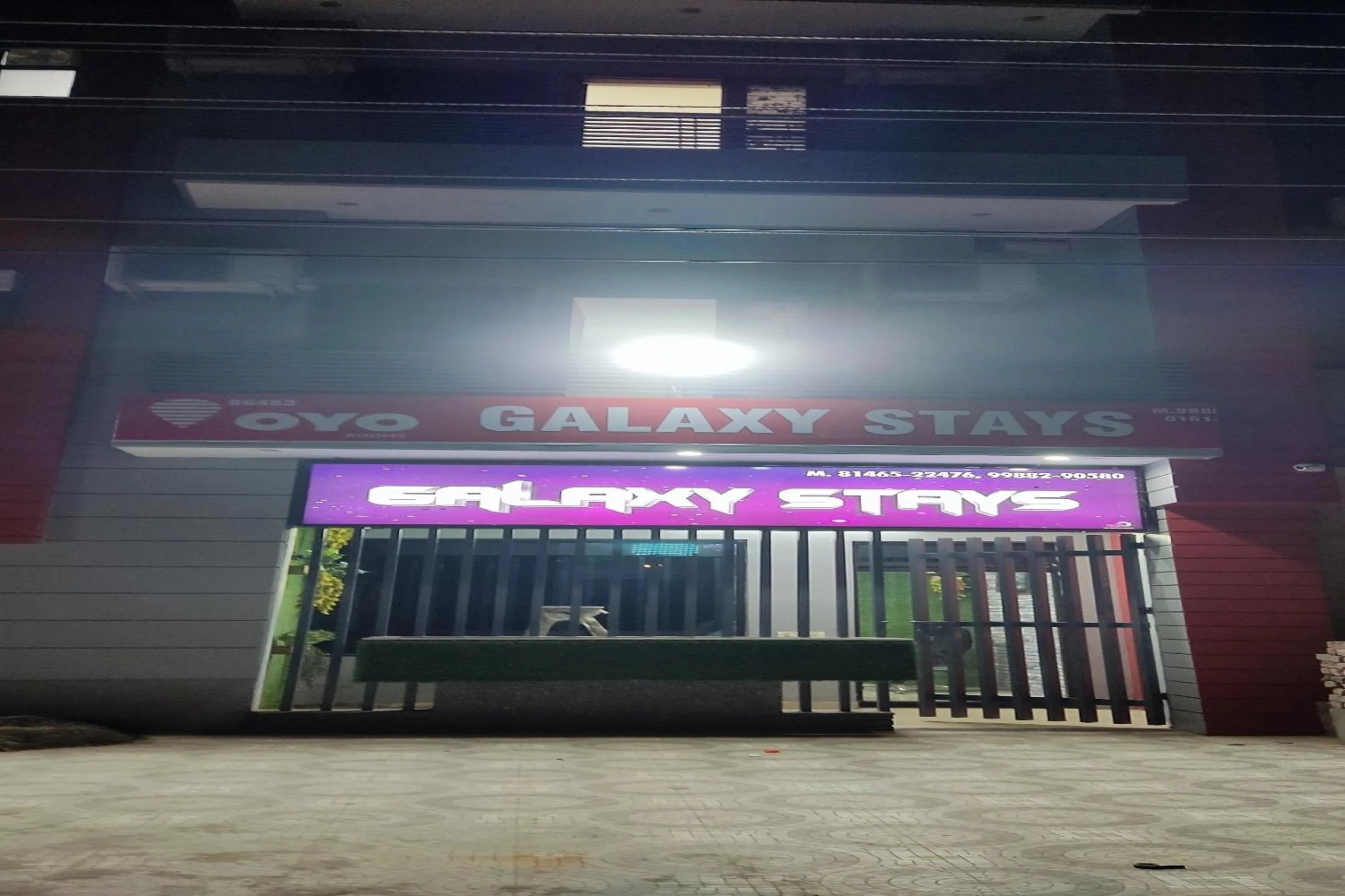 Facade/entrance in Hotel O Galaxy Stays