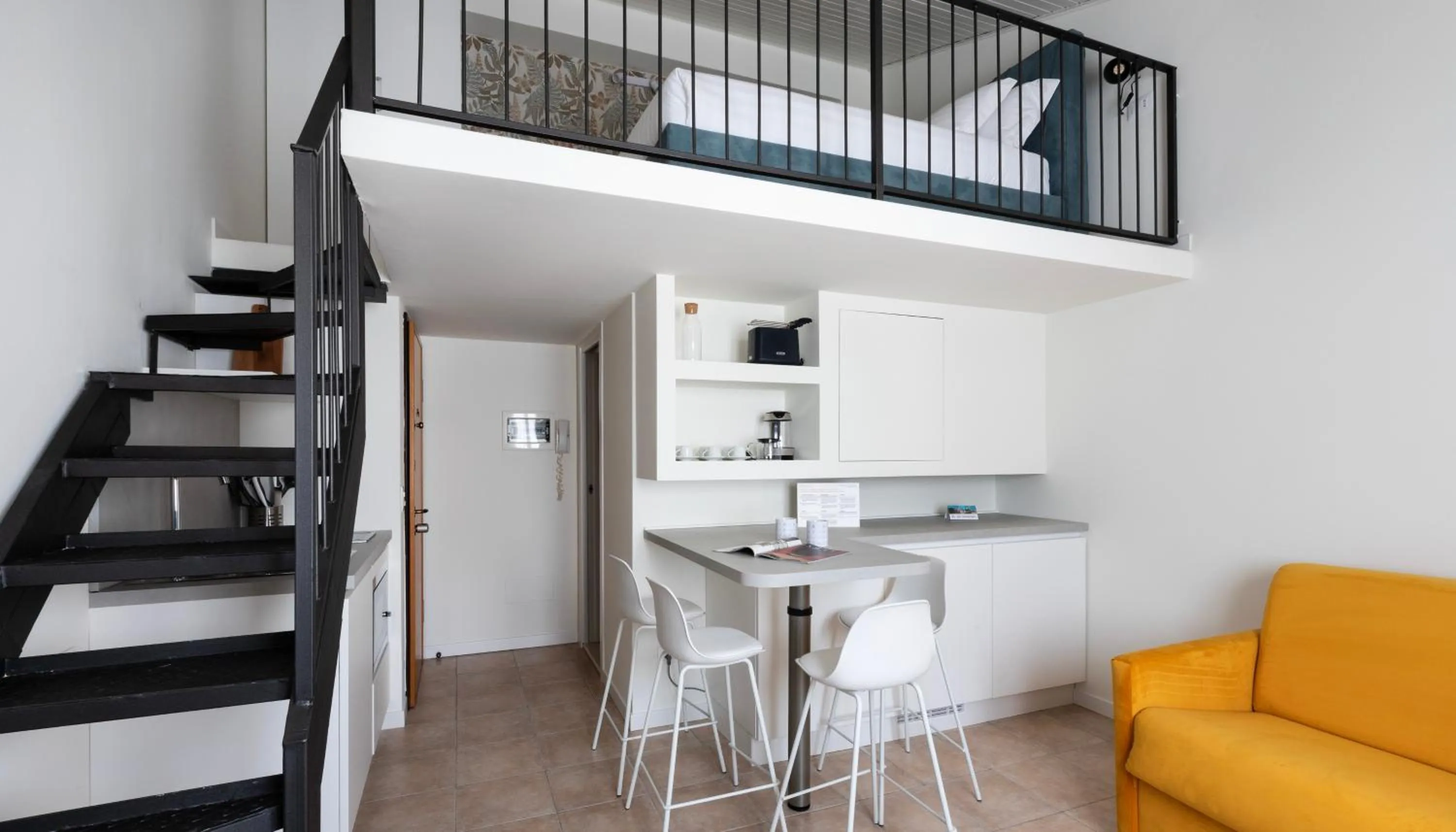 Studio in Italianway - The B Village Superior