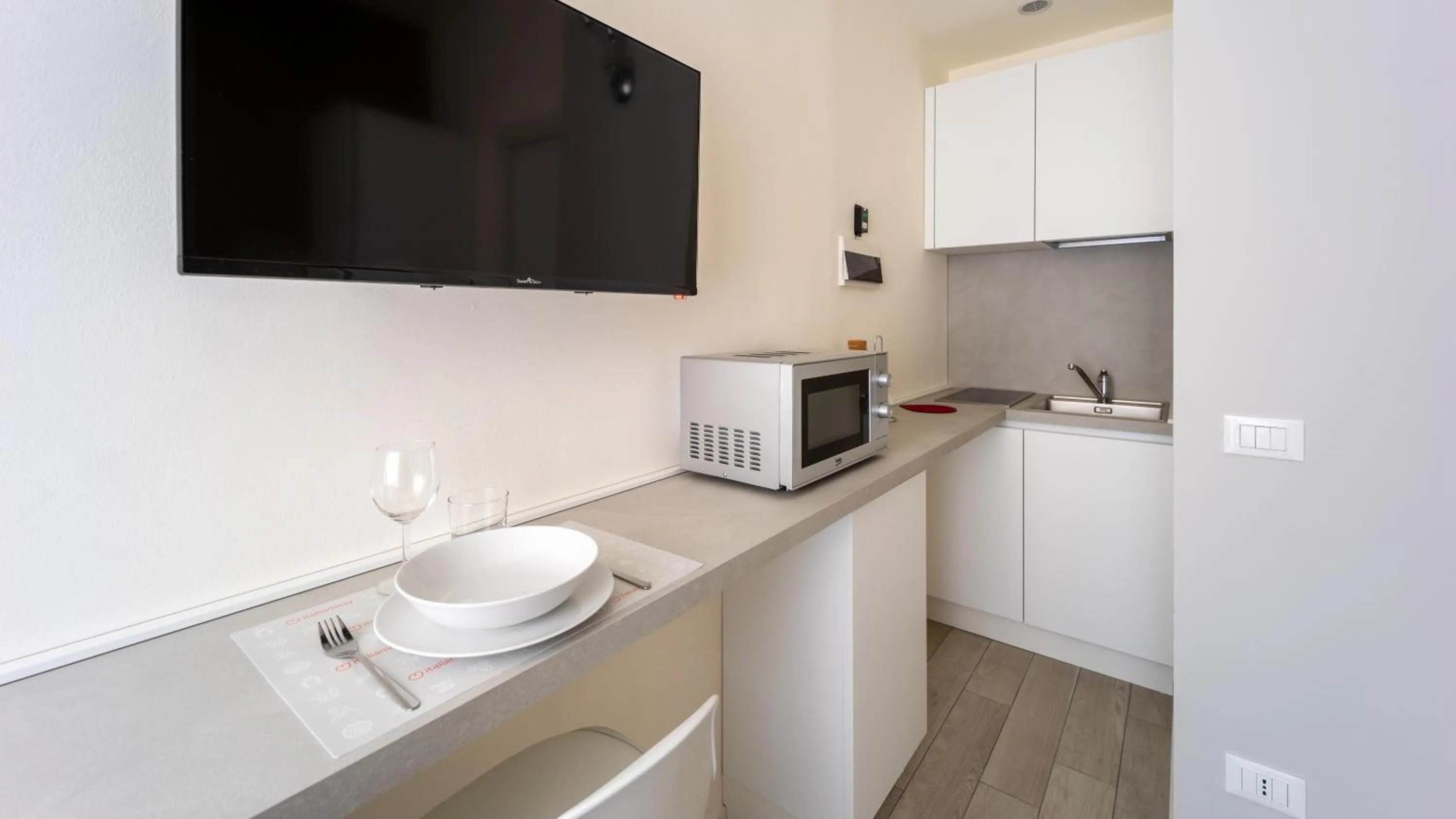 Kitchen or kitchenette in Italianway - The B Village Business