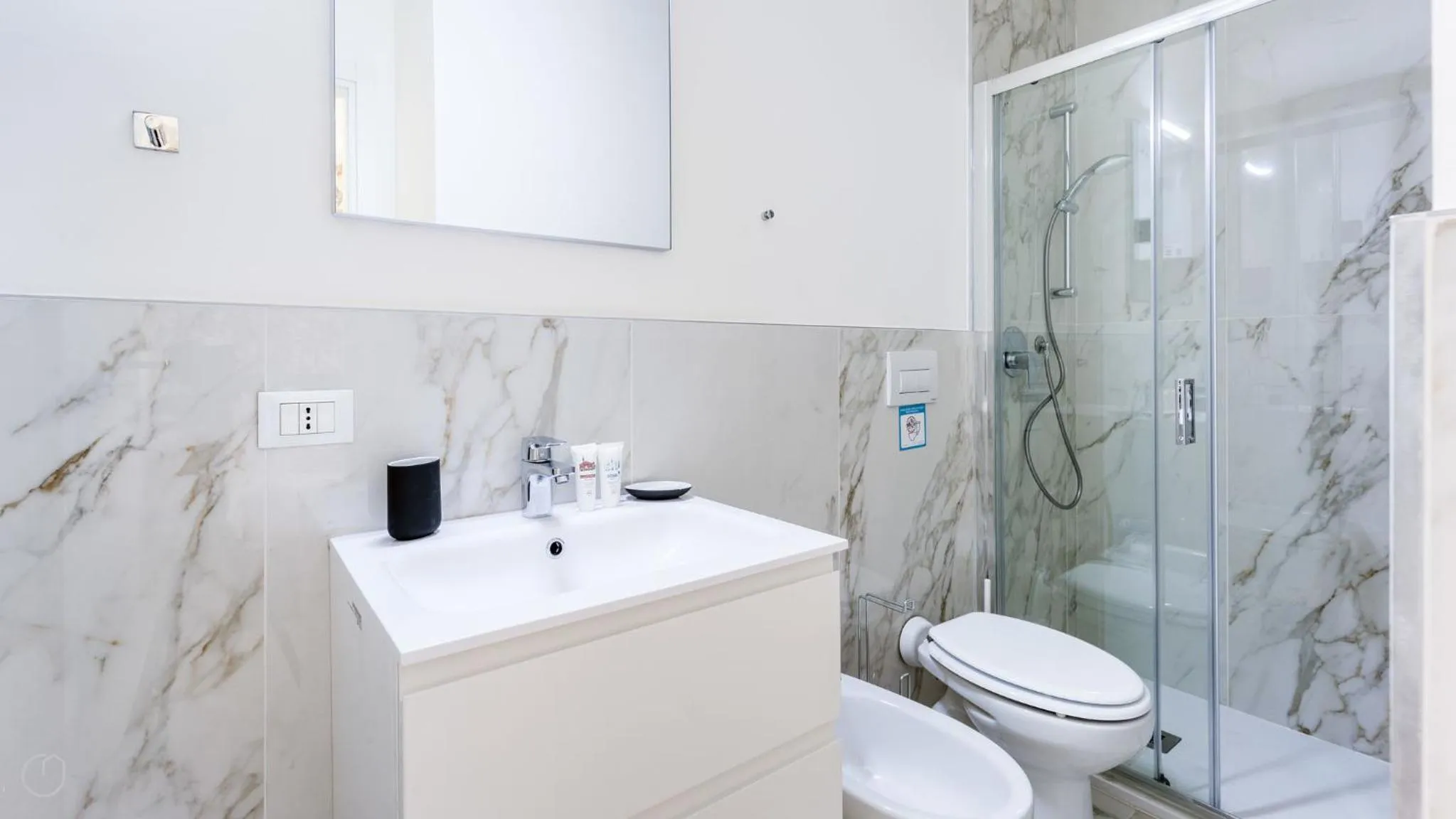 Bathroom in Italianway - The B Village Business