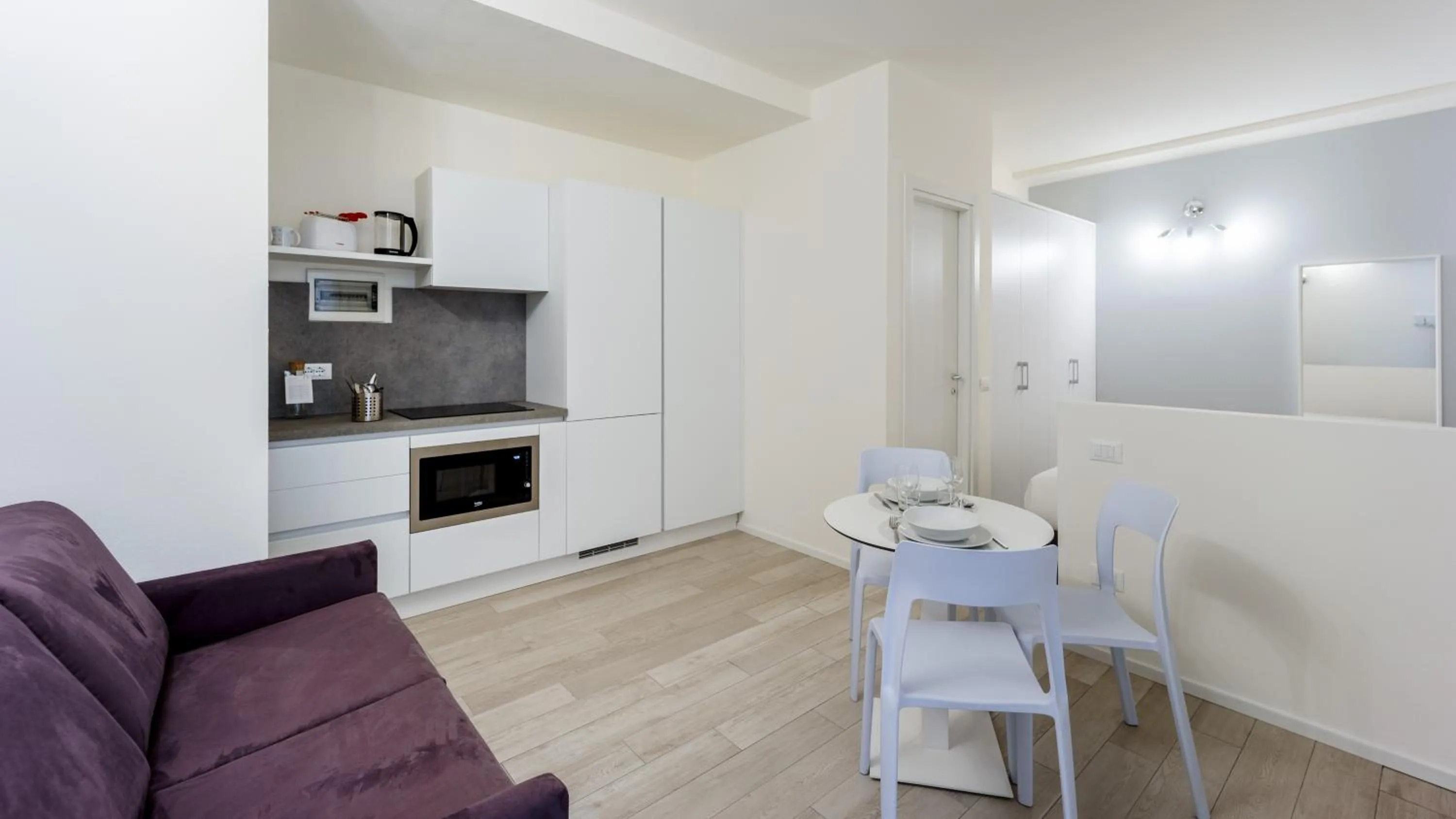 Kitchen or kitchenette in Italianway - The B Village Business