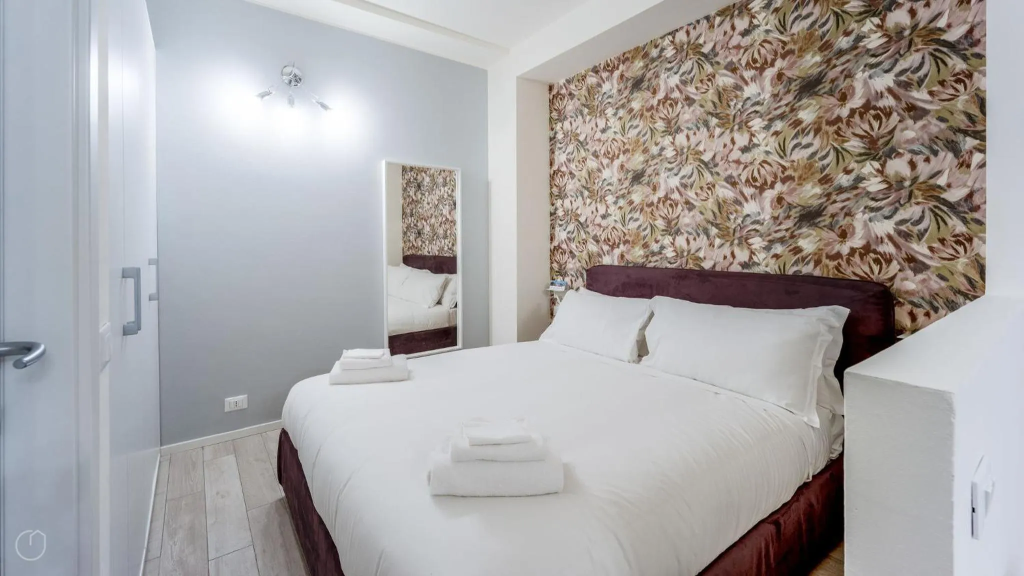 Bedroom, Bed in Italianway - The B Village Business