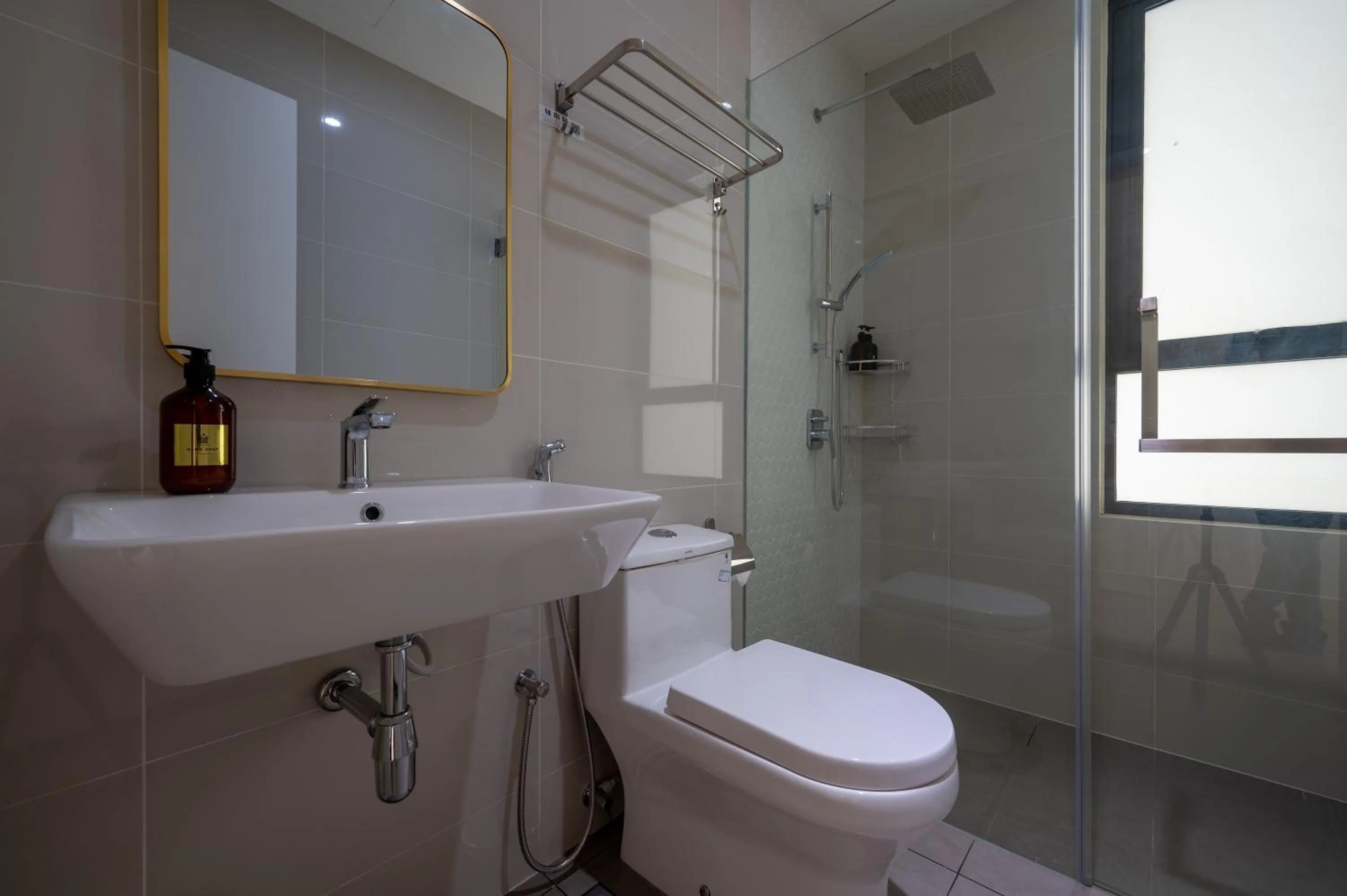 Bathroom in Greystone Continew Residensi