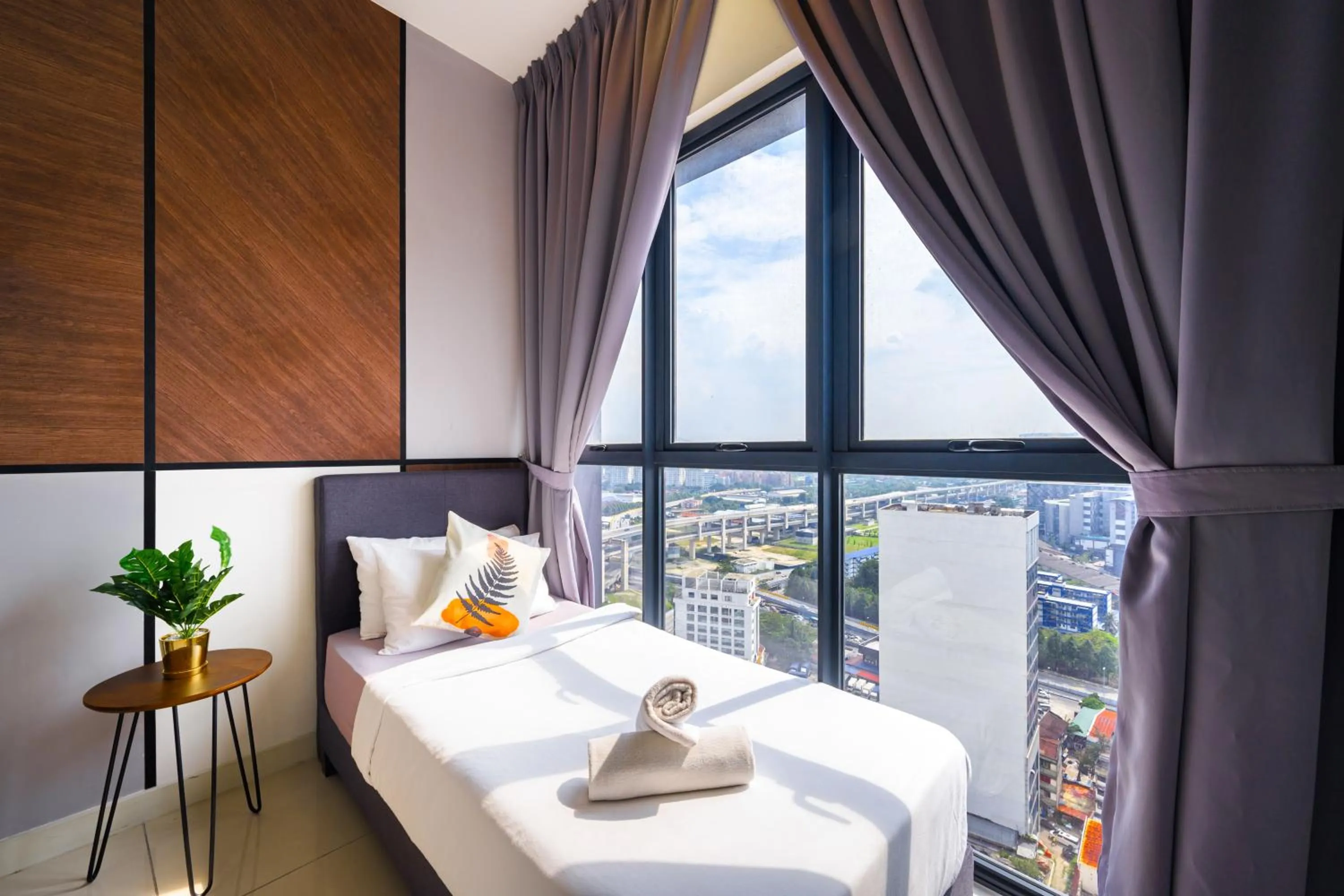 Bed in Greystone Continew Residensi