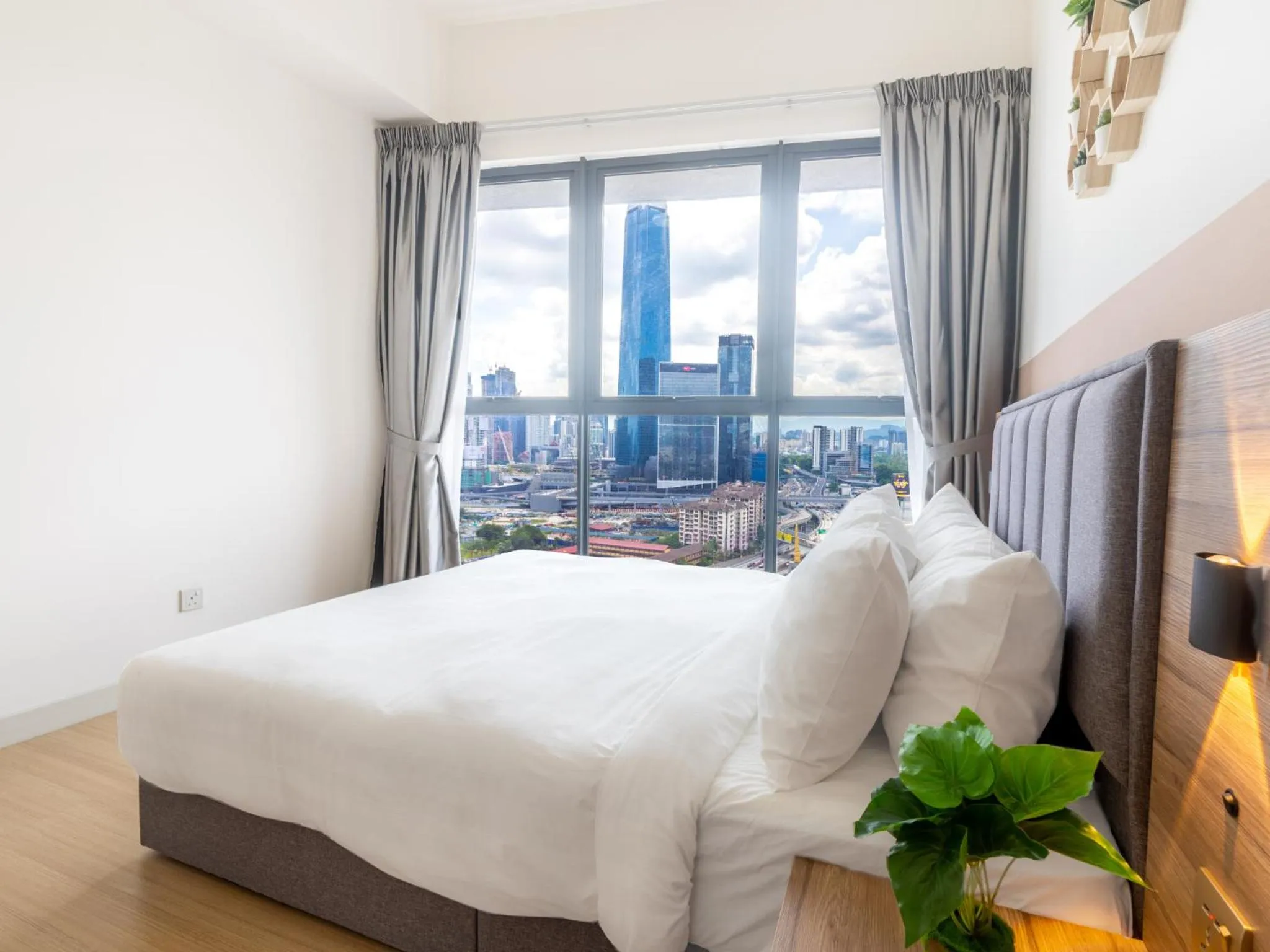 Bed in Greystone Continew Residensi