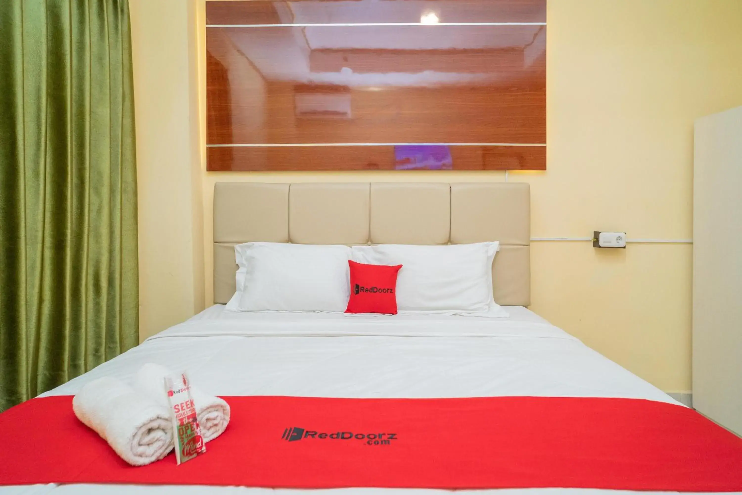 Standard Double Room in RedDoorz Plus Syariah near Pasar Turi Standard Double Room in RedDoorz Plus Syariah near Pasar Turi