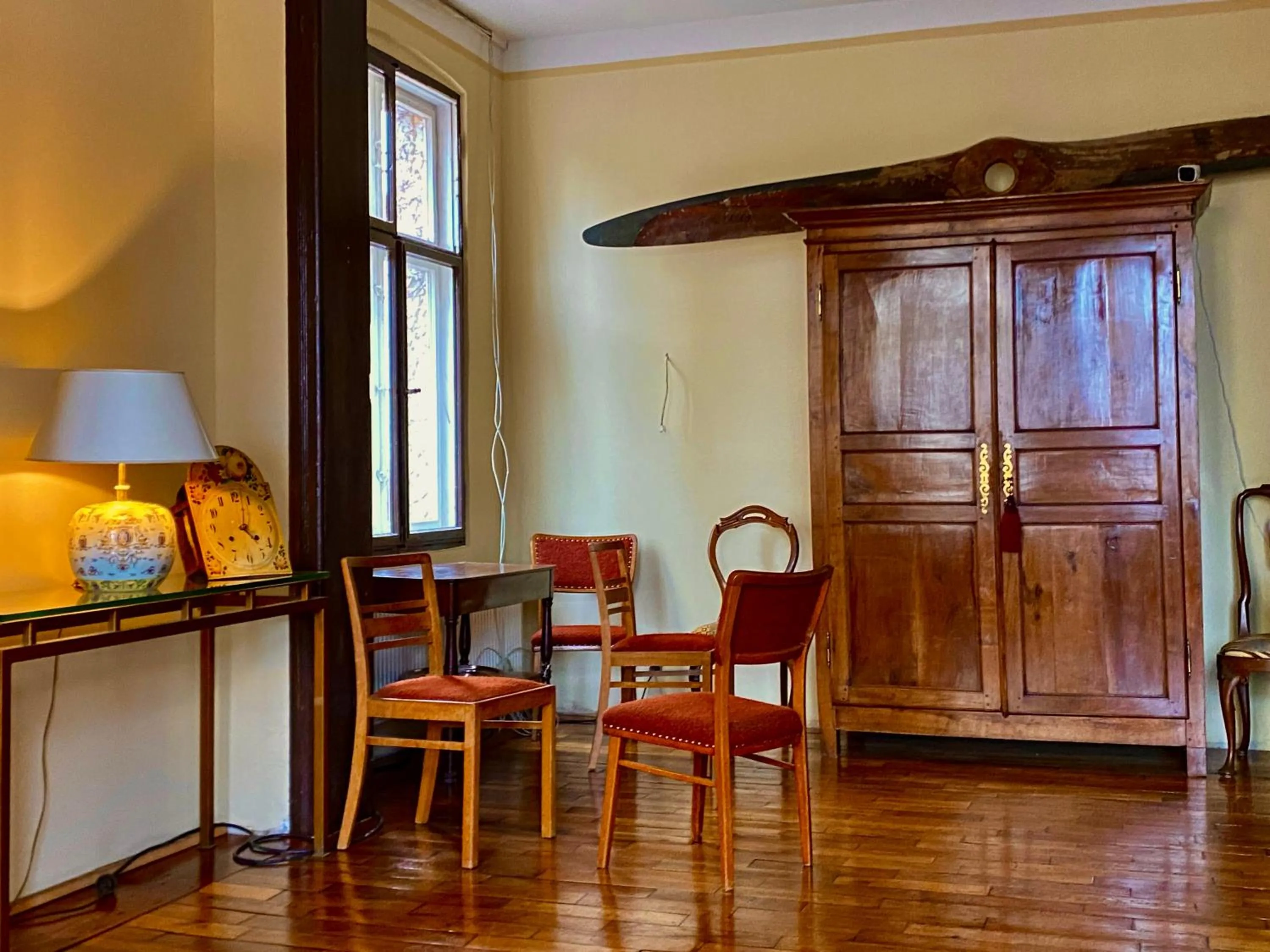 Communal lounge/ TV room in norddeutscher Hof - Kutscherstation