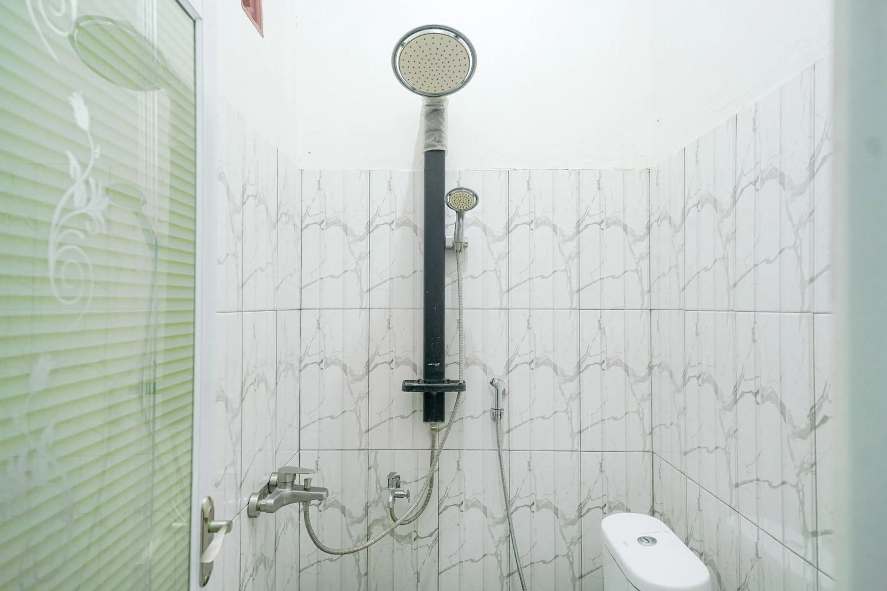 Bathroom in RedDoorz @ Seputih Jaya Lampung