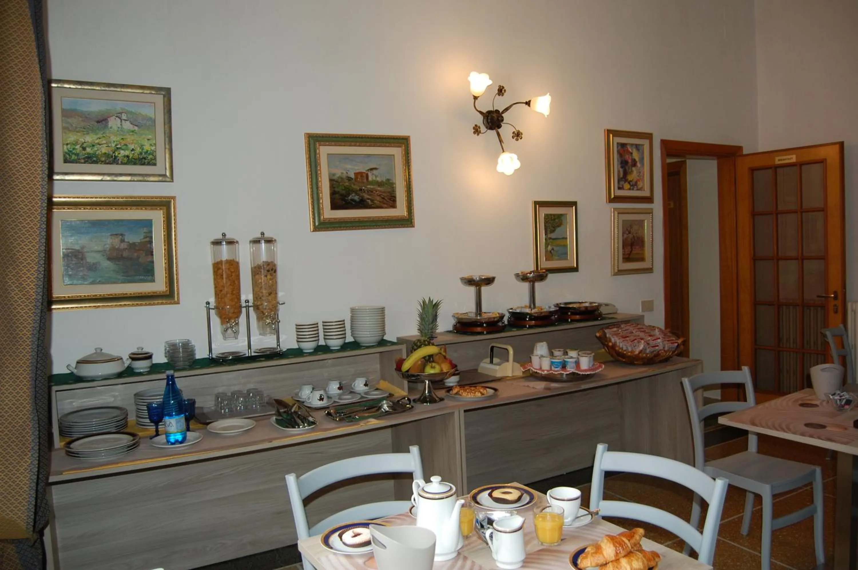 Restaurant/places to eat in Hotel Citta'