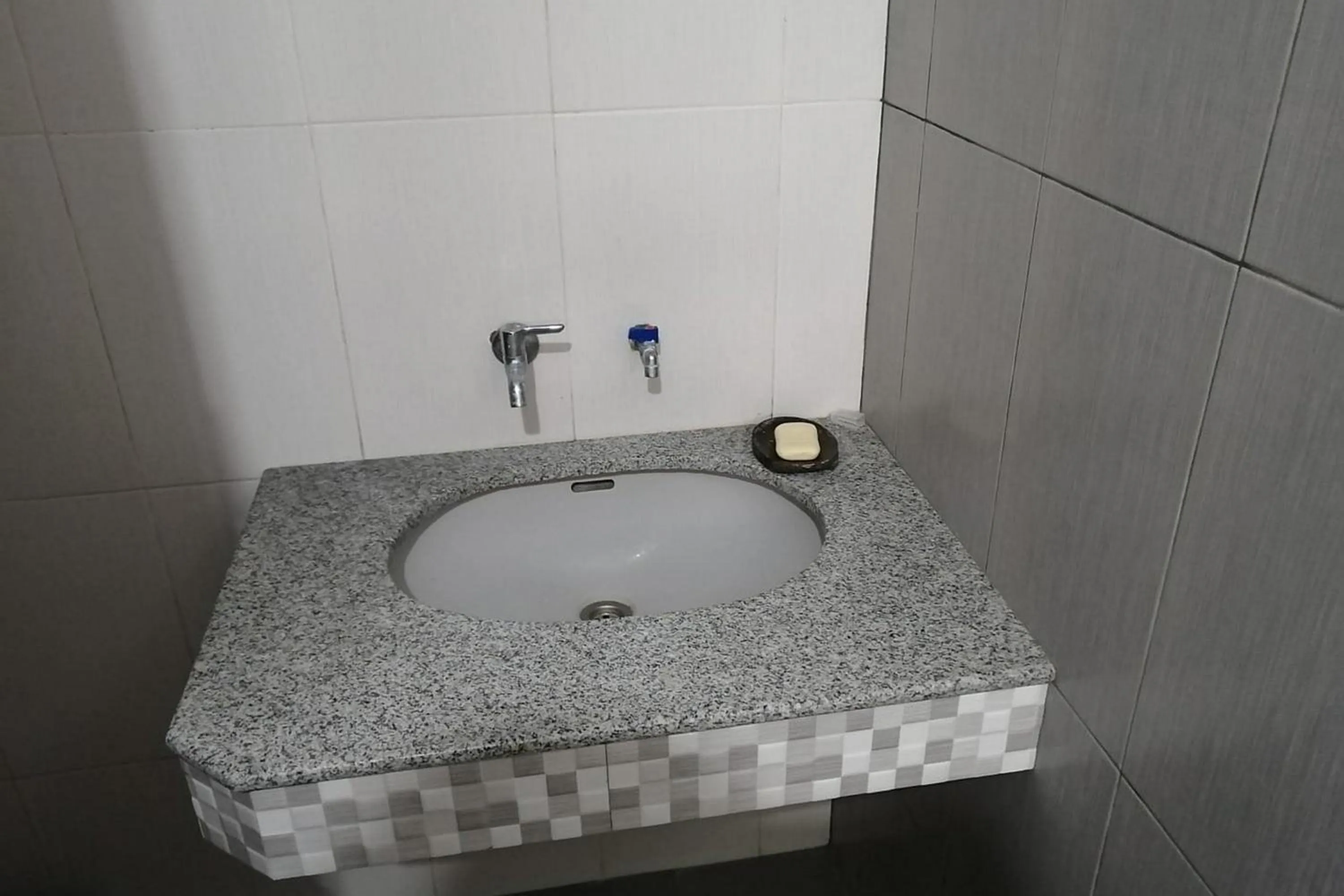 Bathroom in Tiray Homestay Syariah Yogyakarta Mitra RedDoorz