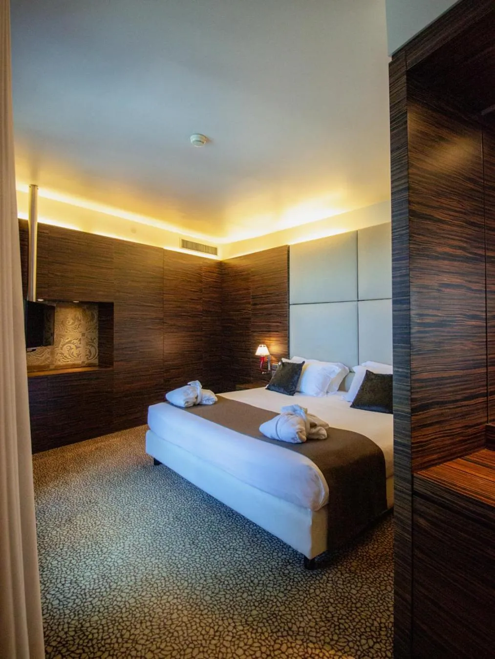 Bed in Antony Palace Hotel - Venice Airport