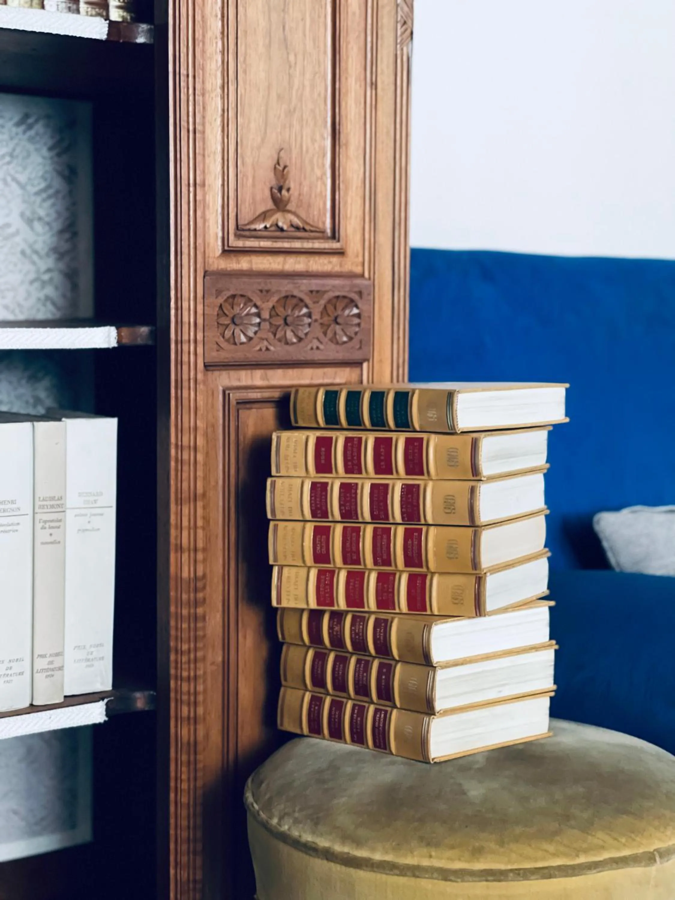 Communal lounge/ TV room in Manoir Saint-Pierre