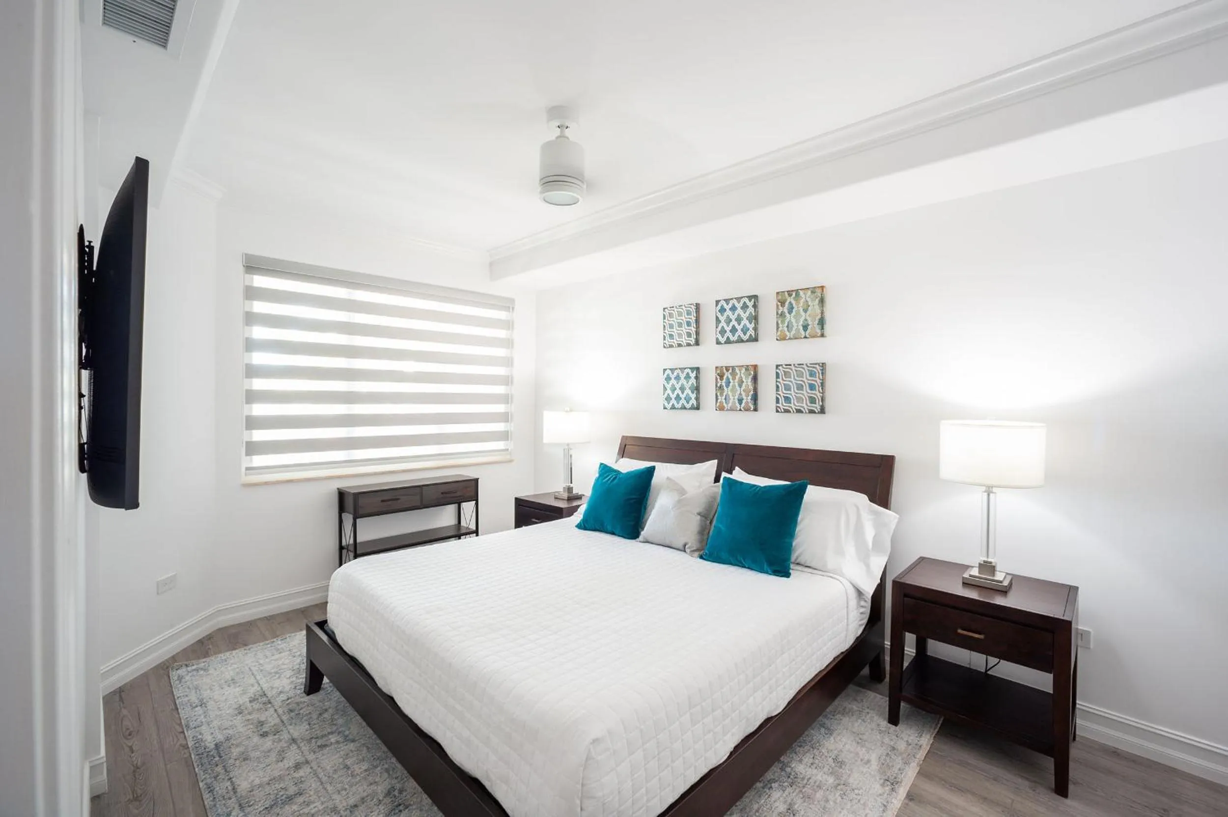 Club Se7en at Beachcomber