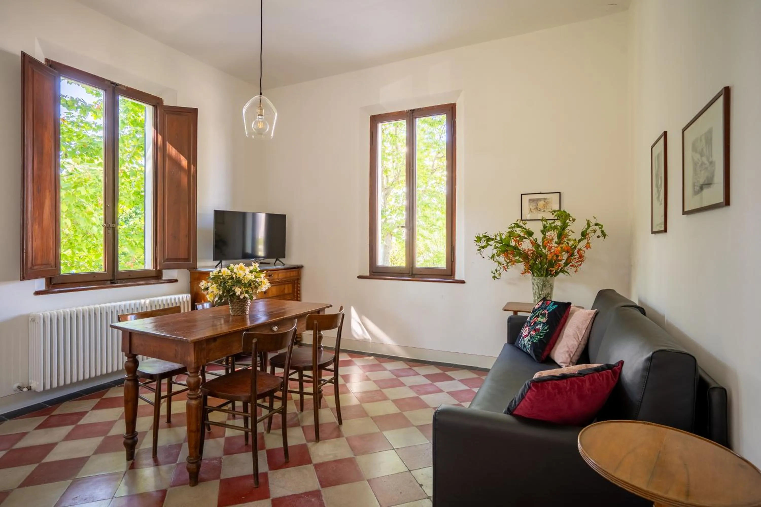 TV and multimedia in Hotel Select Suites & Spa - Apartments