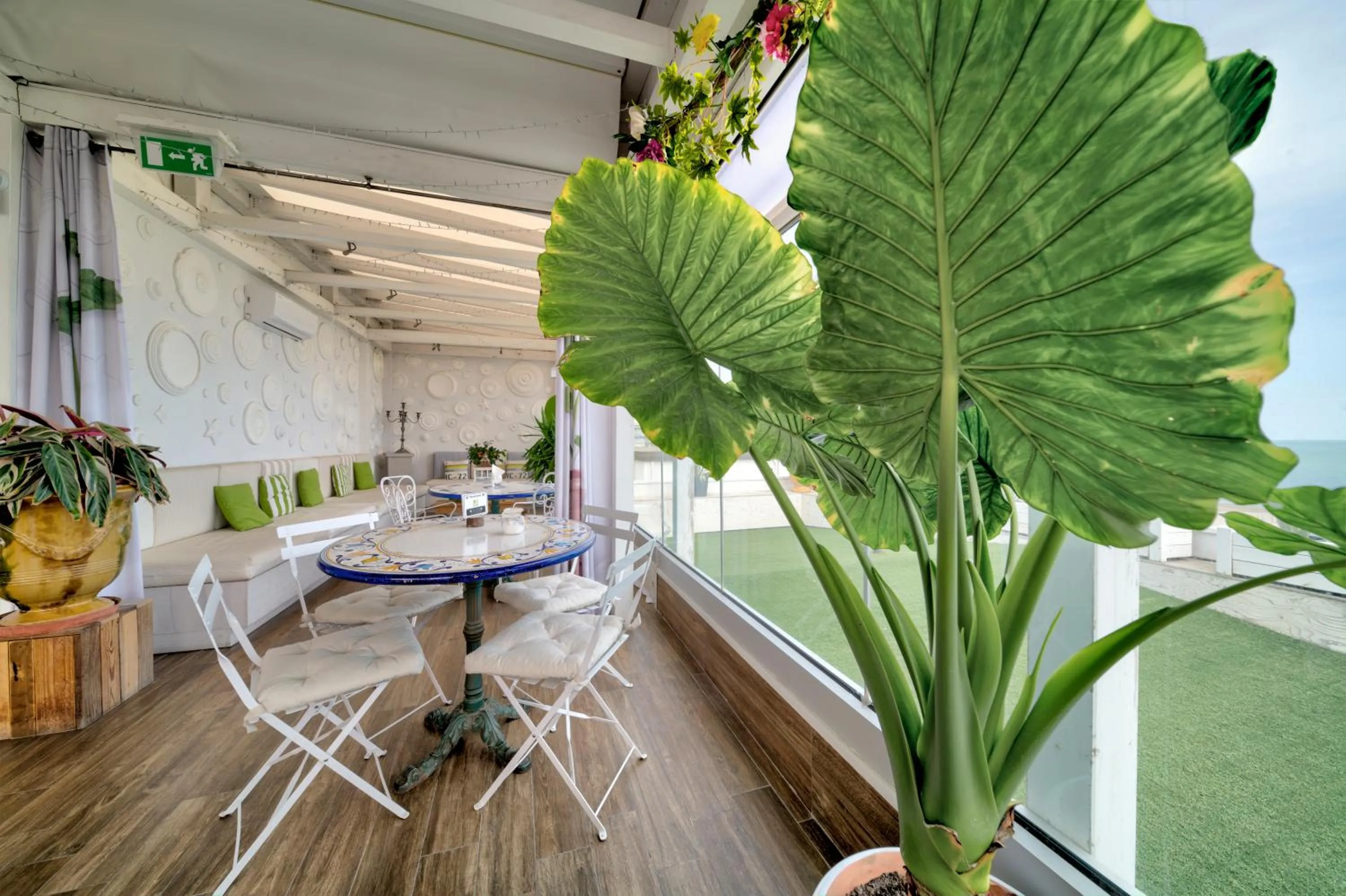 Restaurant/places to eat in Hotel Select Suites & Spa - Apartments