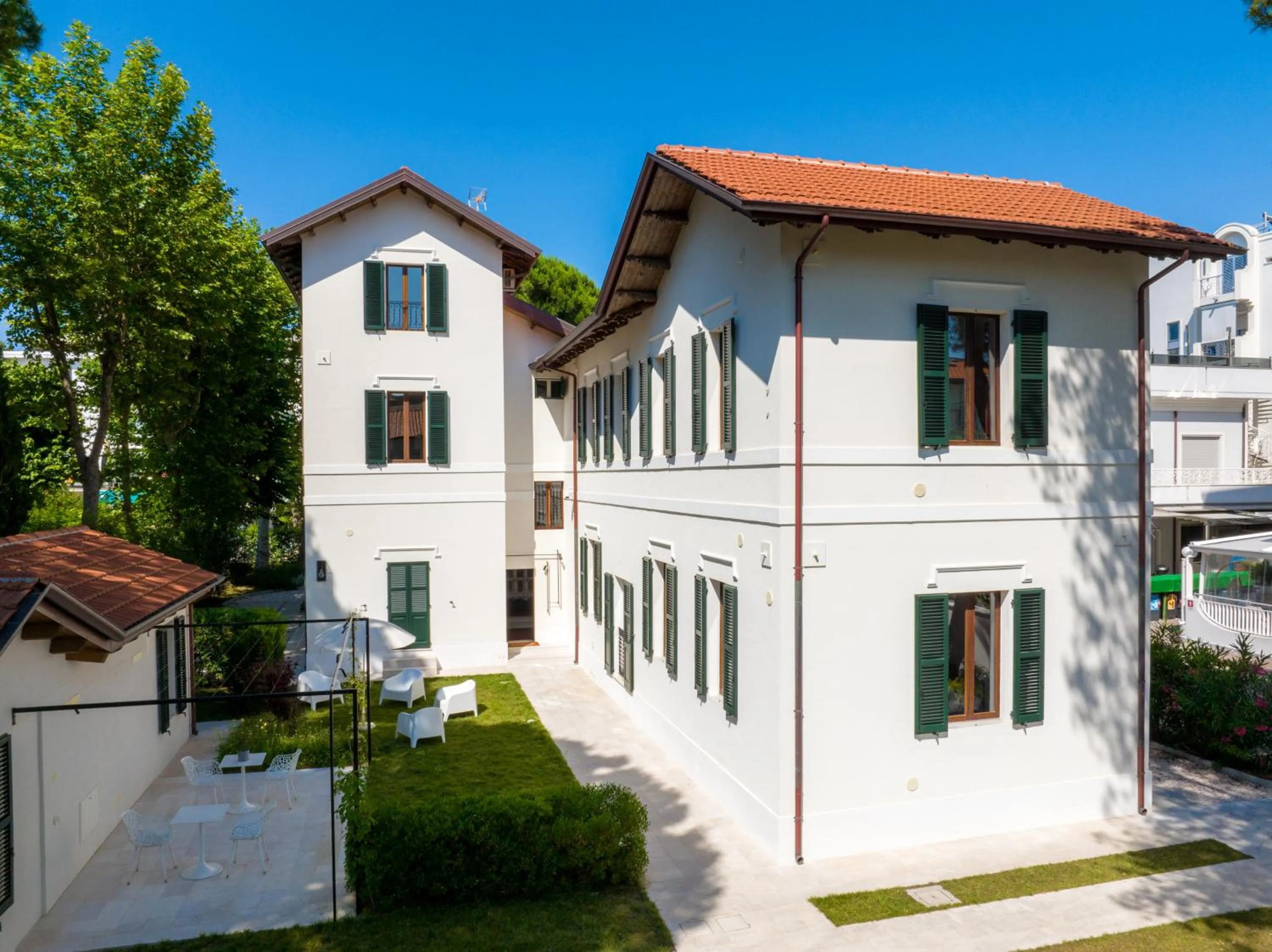 Property building in Hotel Select Suites & Spa - Apartments