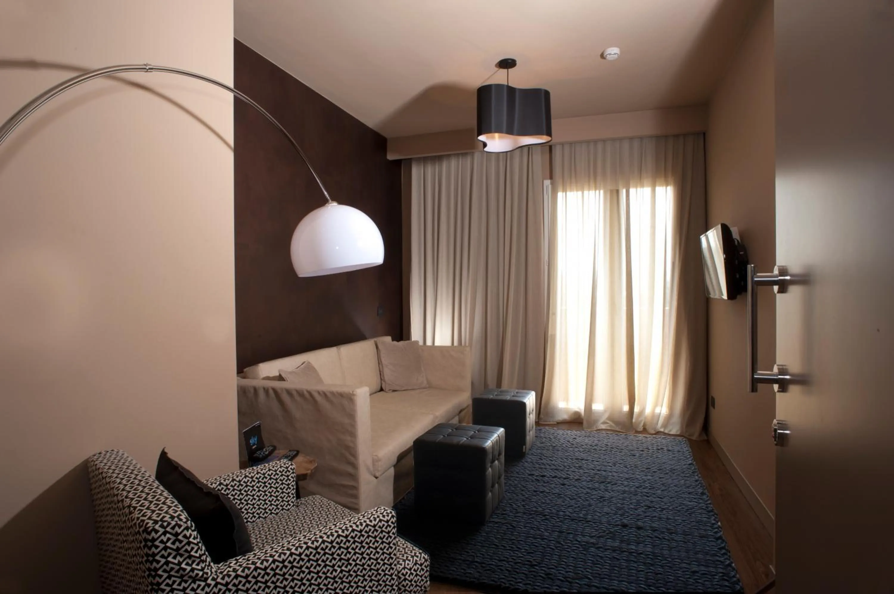 Shower, Bed in Hotel Select Suites & Spa - Apartments