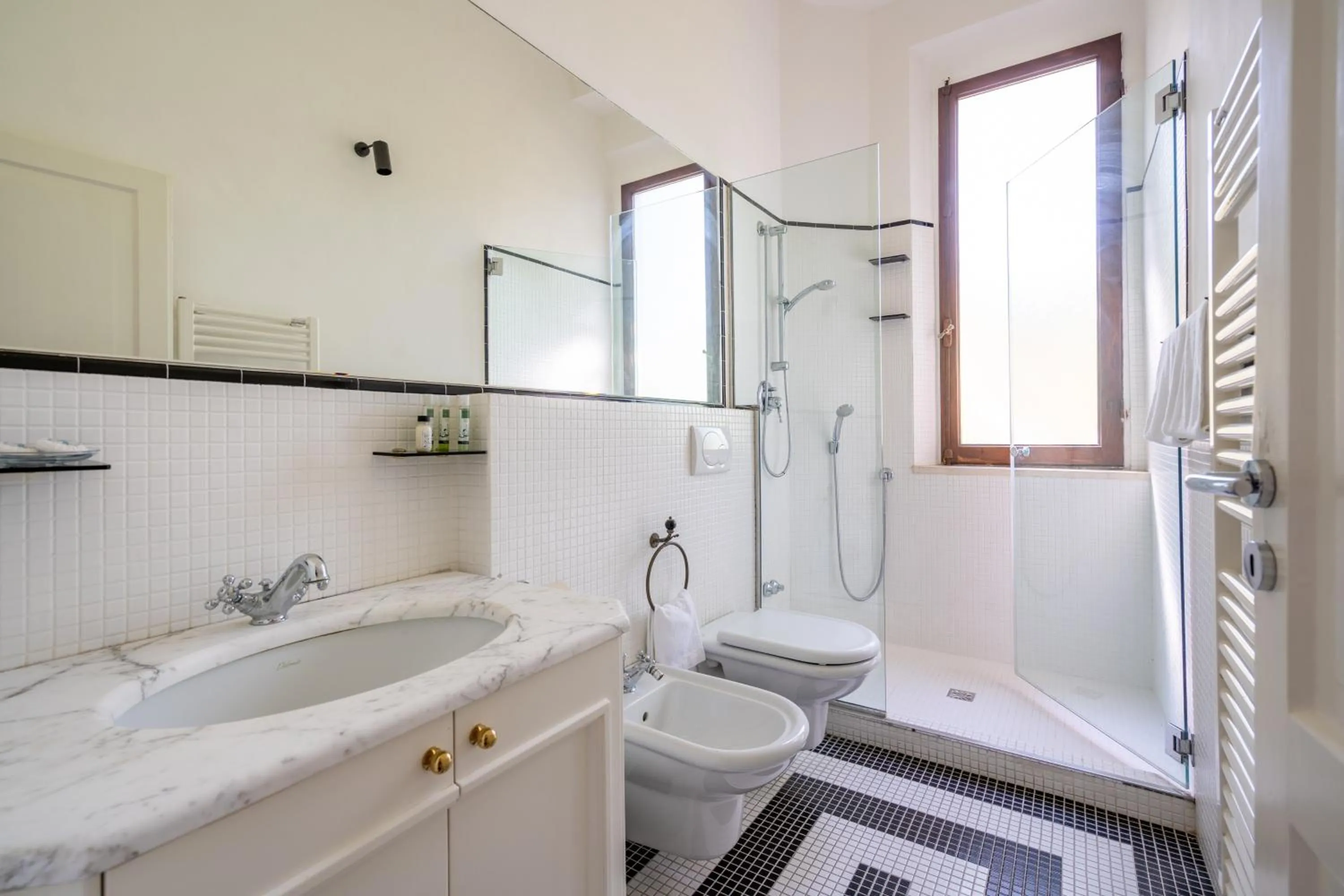 Shower in Hotel Select Suites & Spa - Apartments