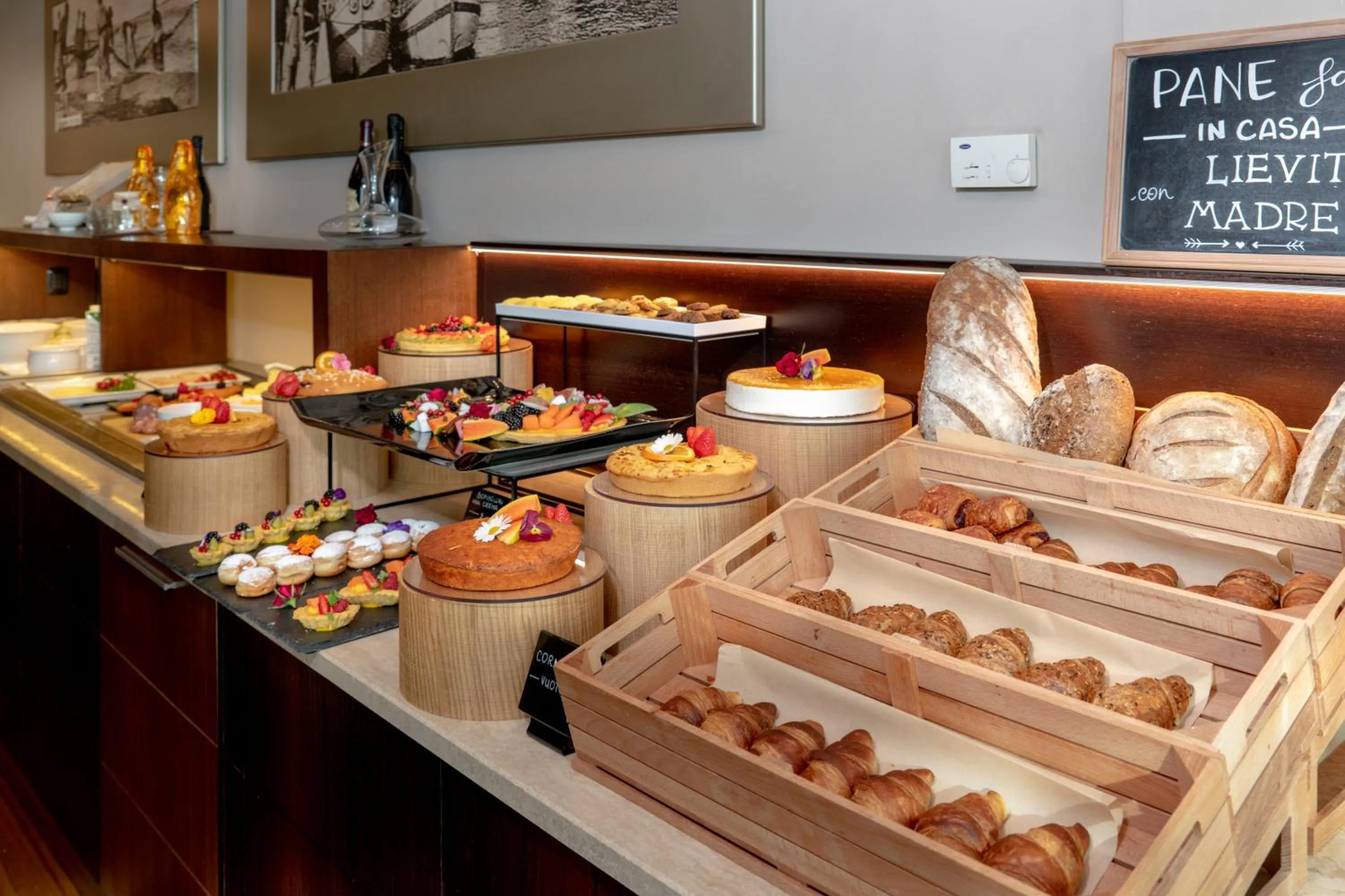 Breakfast in Hotel Select Suites & Spa - Apartments