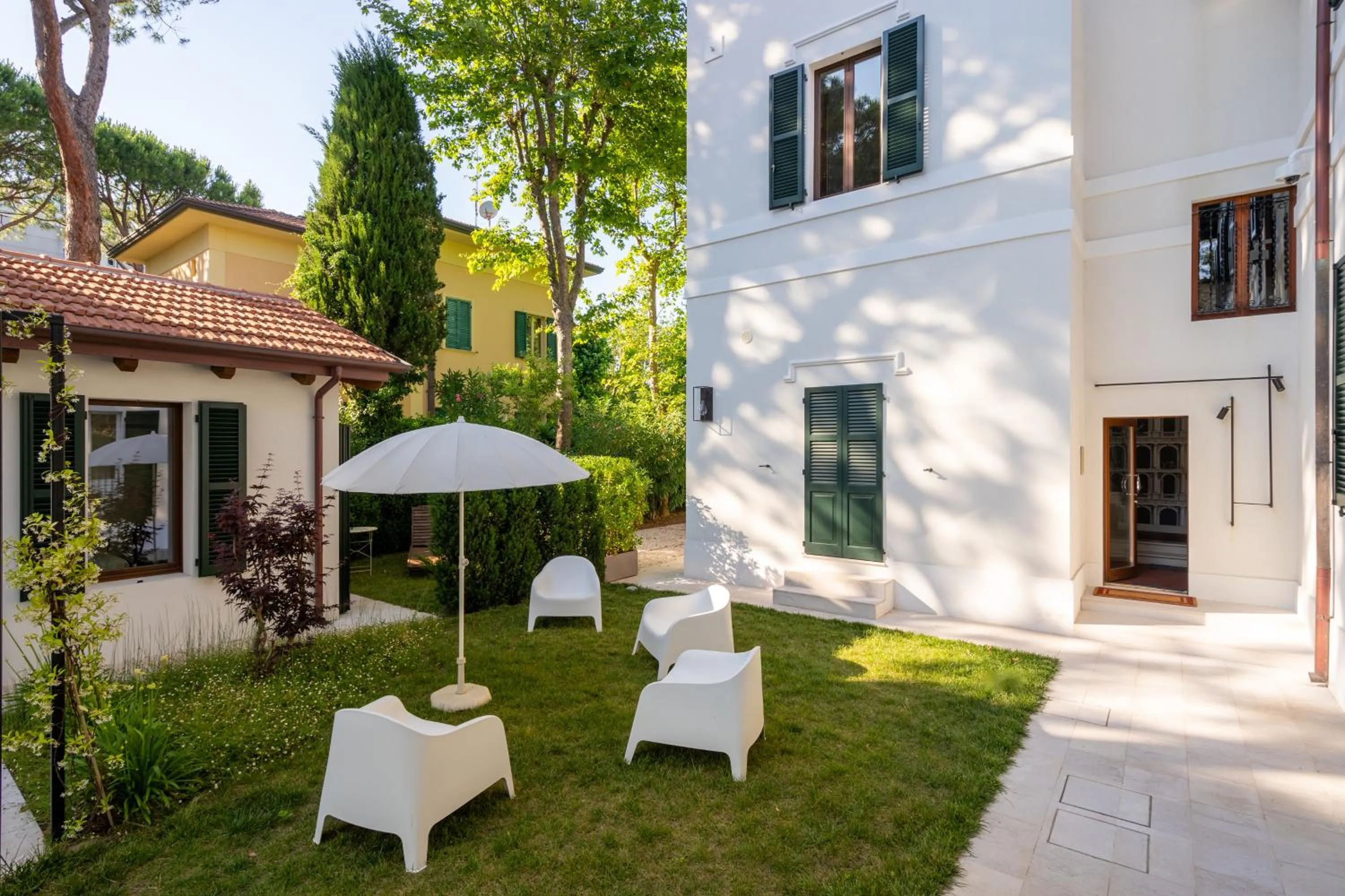 Property building in Hotel Select Suites & Spa - Apartments