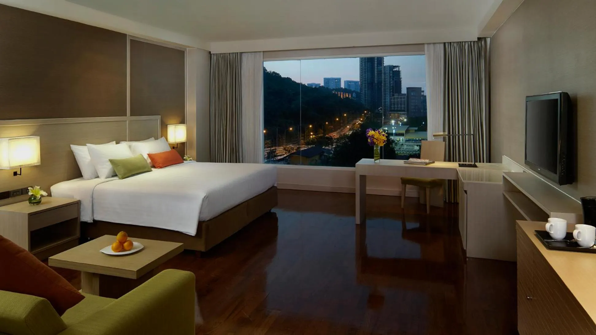 Mountain view, Bed in Signature Pattaya