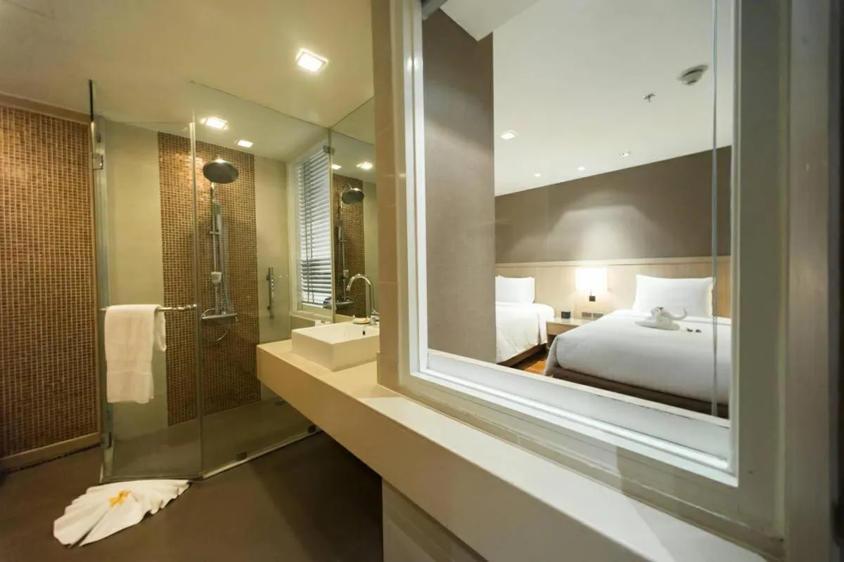 Bathroom, Bed in Signature Pattaya