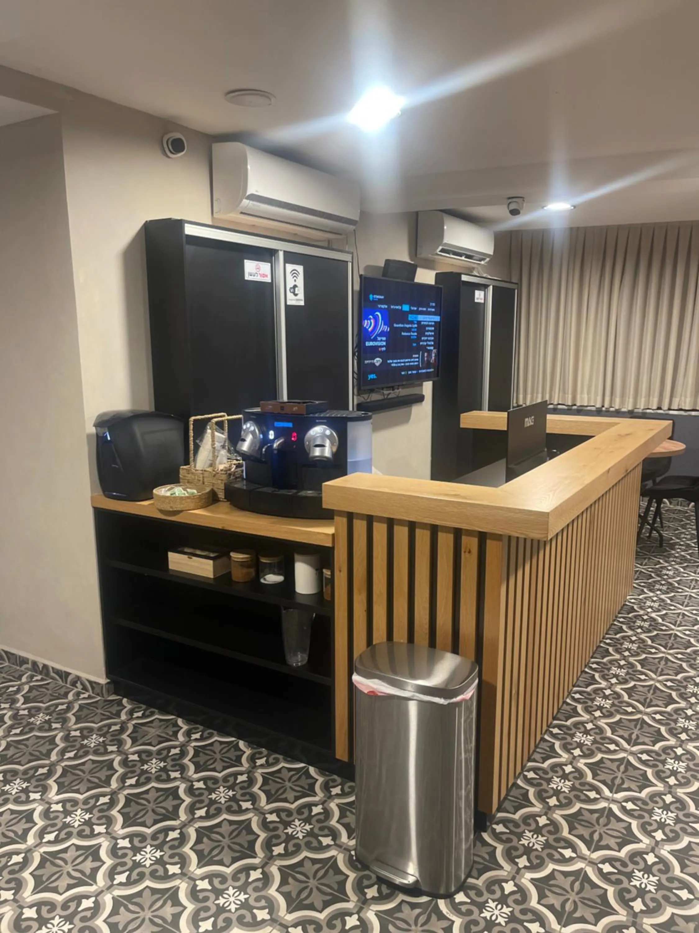 TV and multimedia in בוטיק רפאל Boutique Rafael