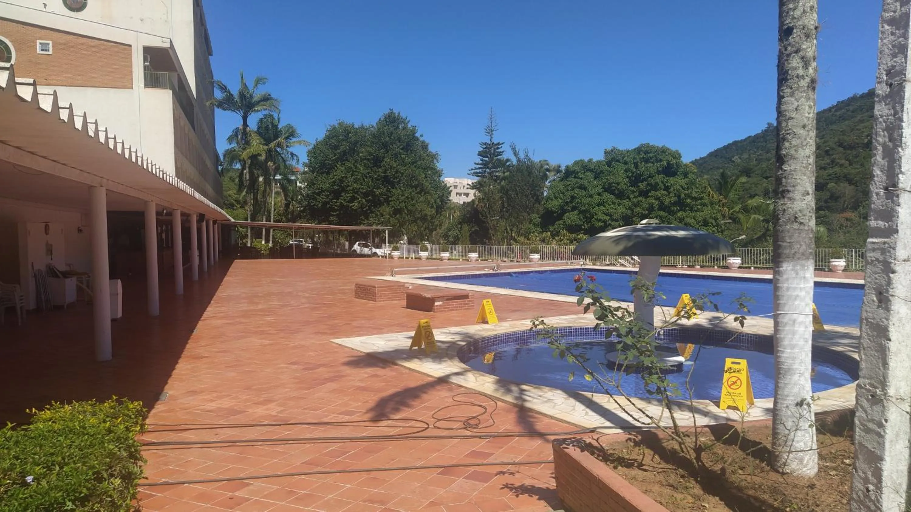 Property building in Cavalinho Branco