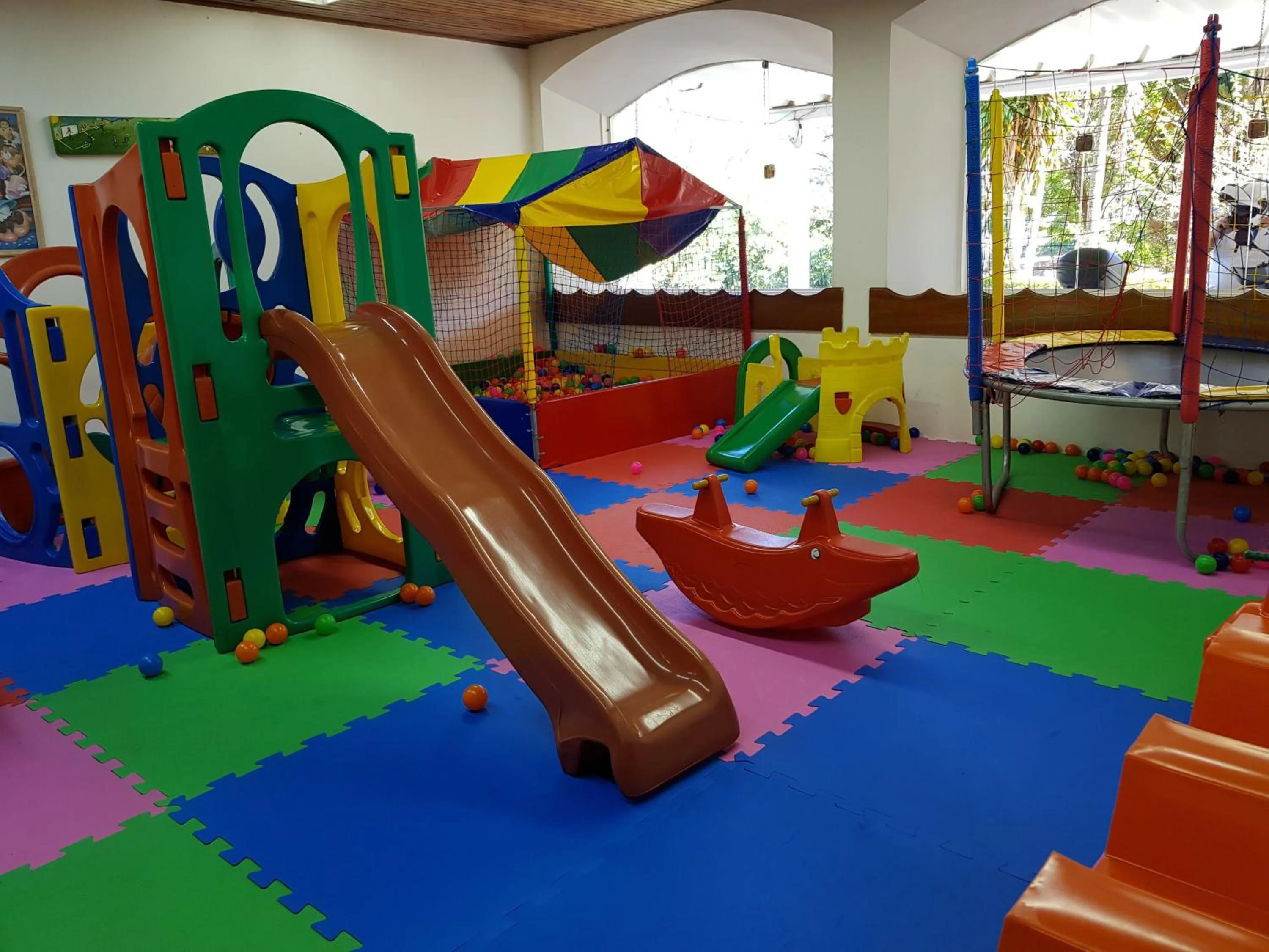 children in Cavalinho Branco