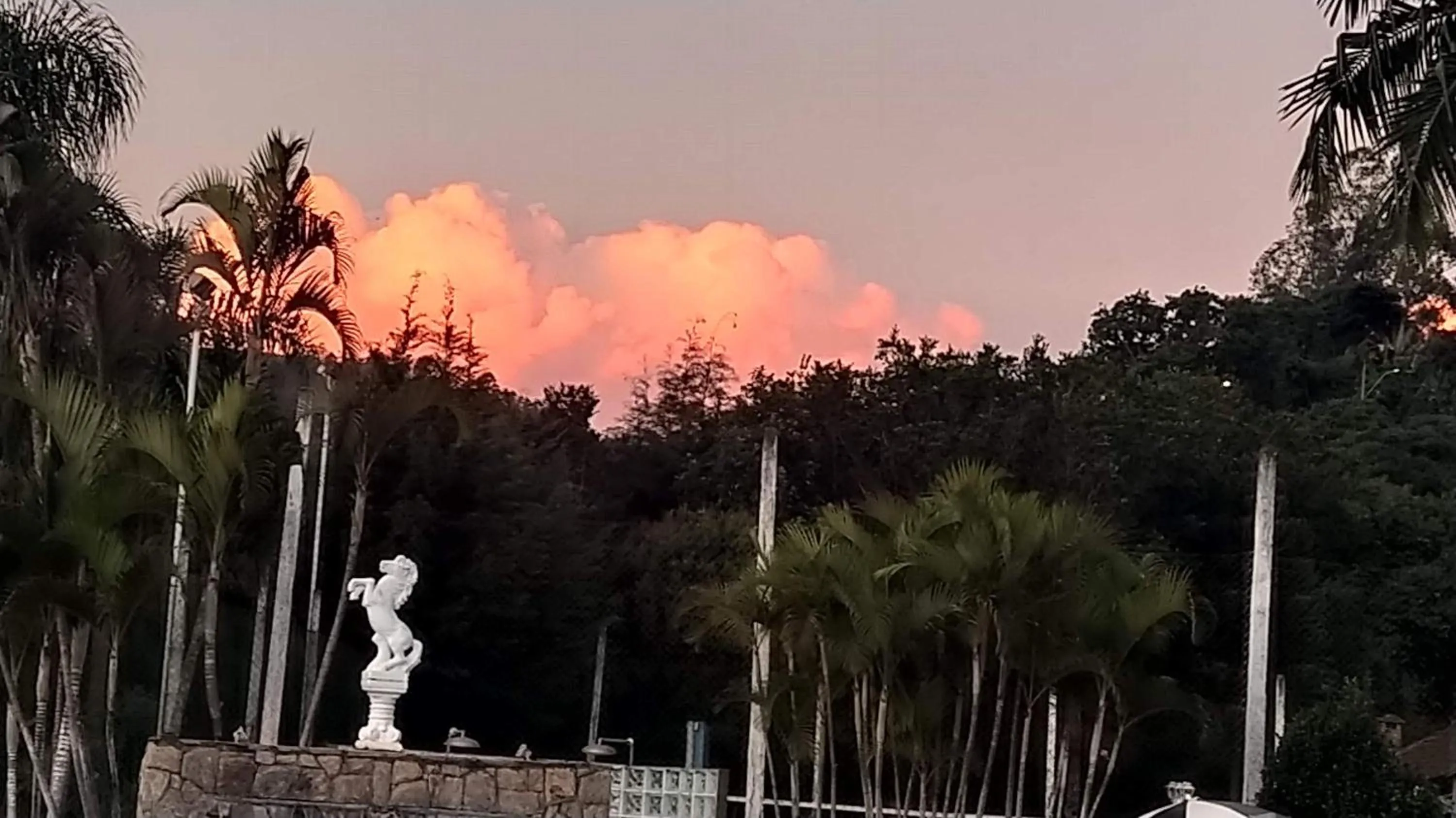 Property building in Cavalinho Branco